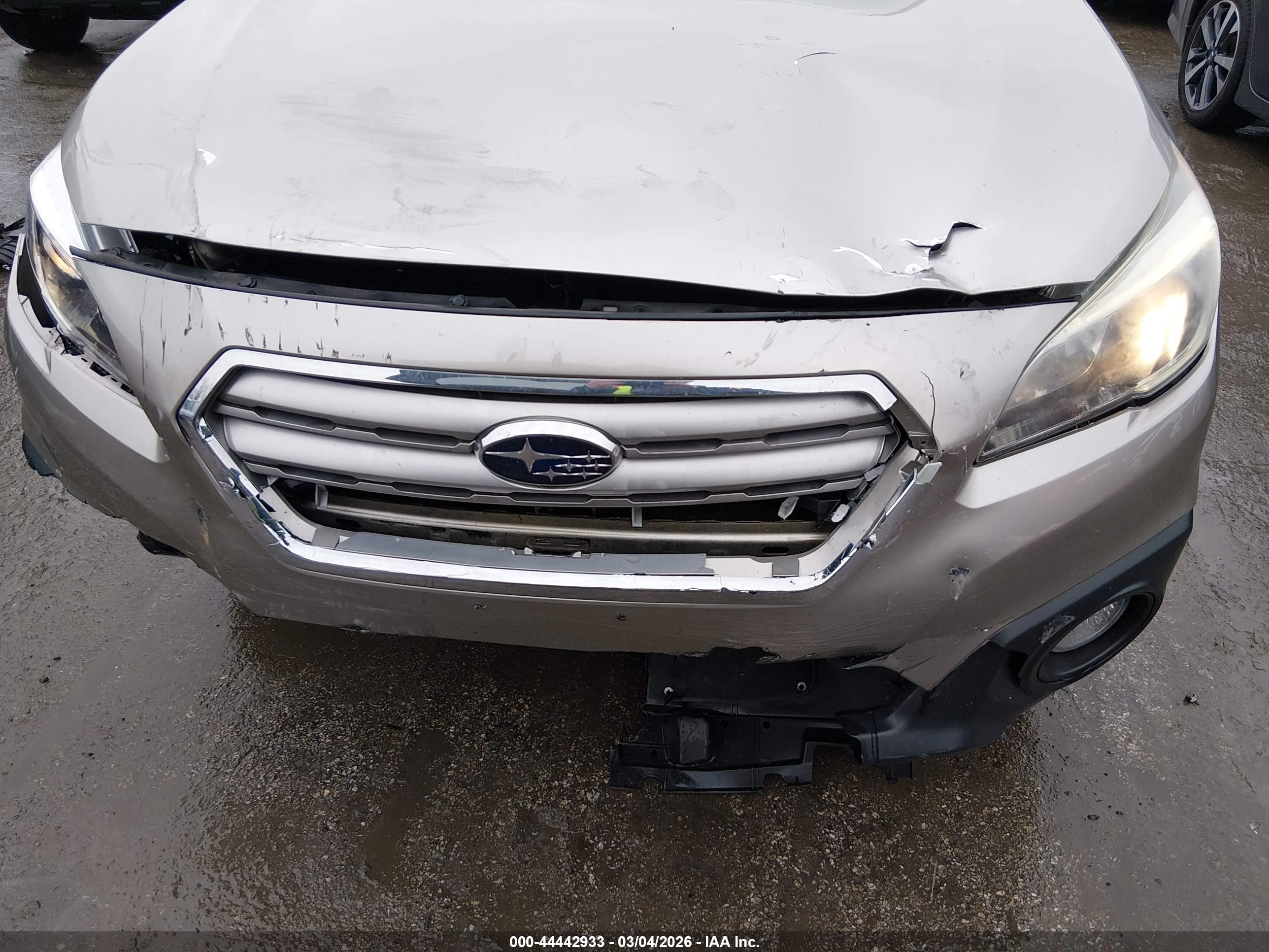 SUBARU OUTBACK image 6
