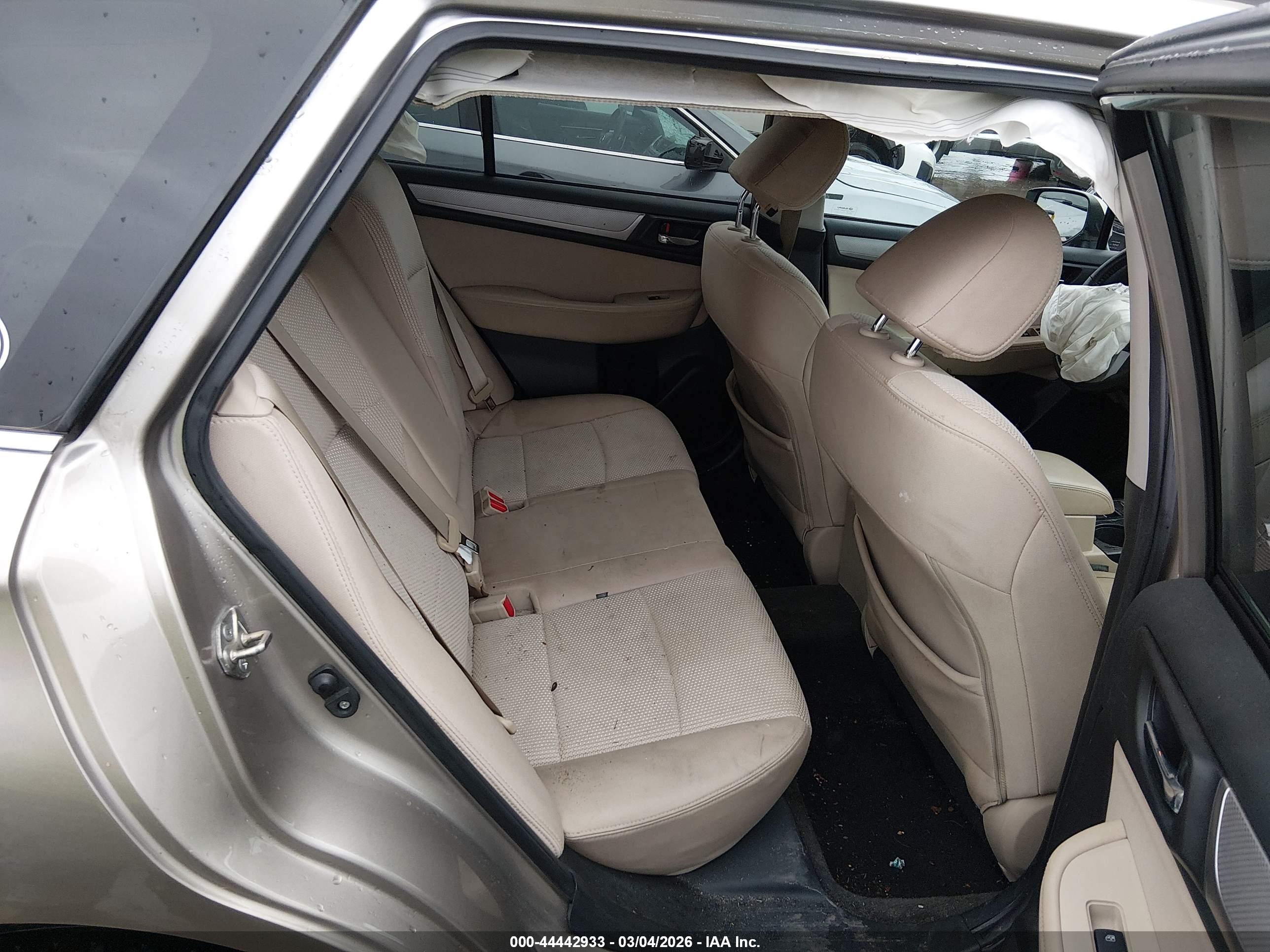 SUBARU OUTBACK image 8