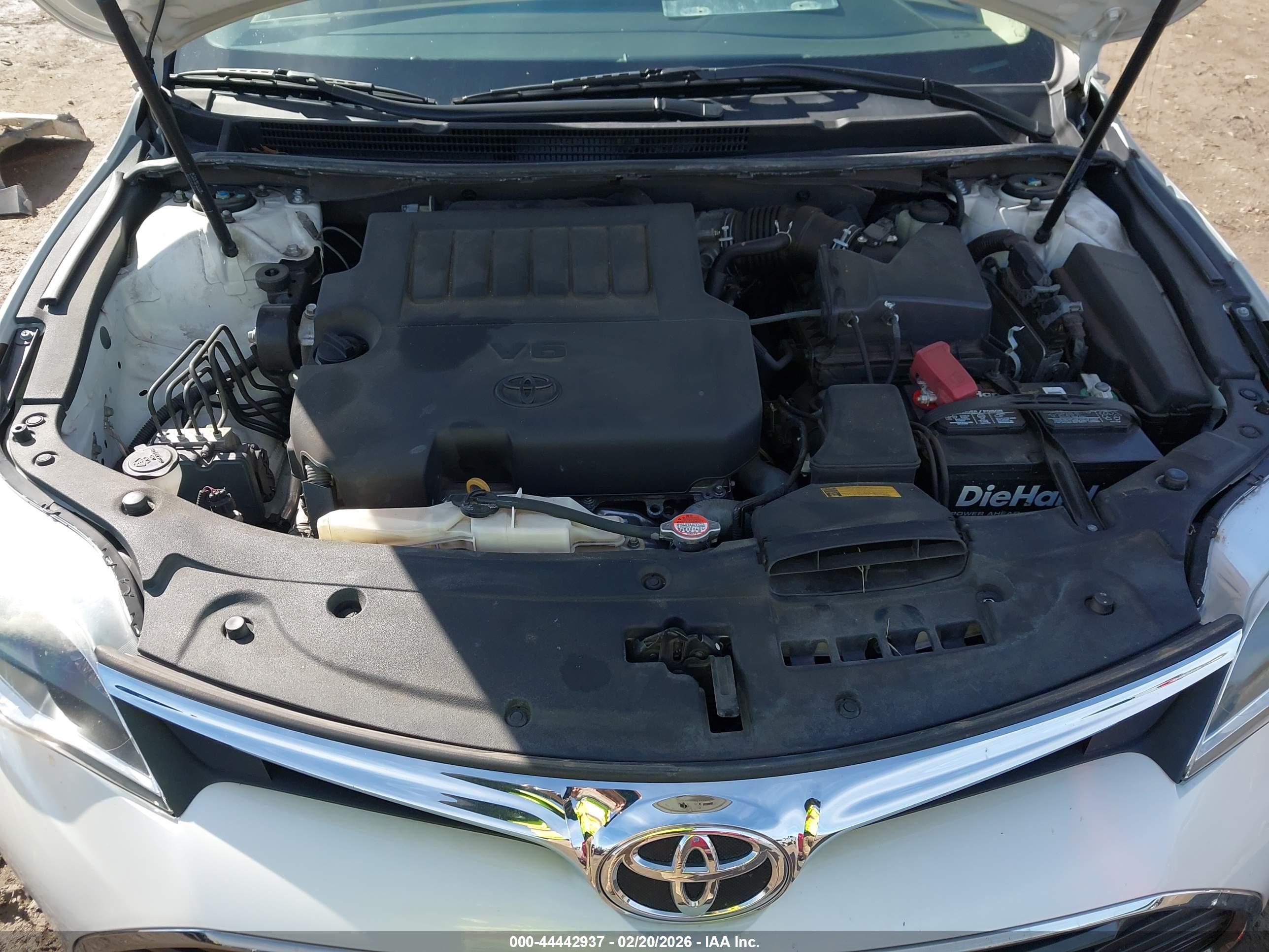 TOYOTA AVALON image 10