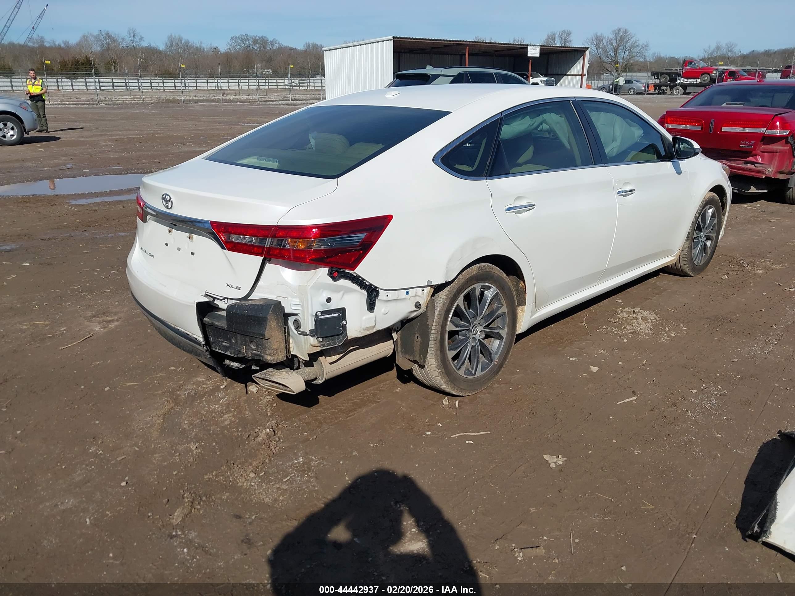 TOYOTA AVALON image 4