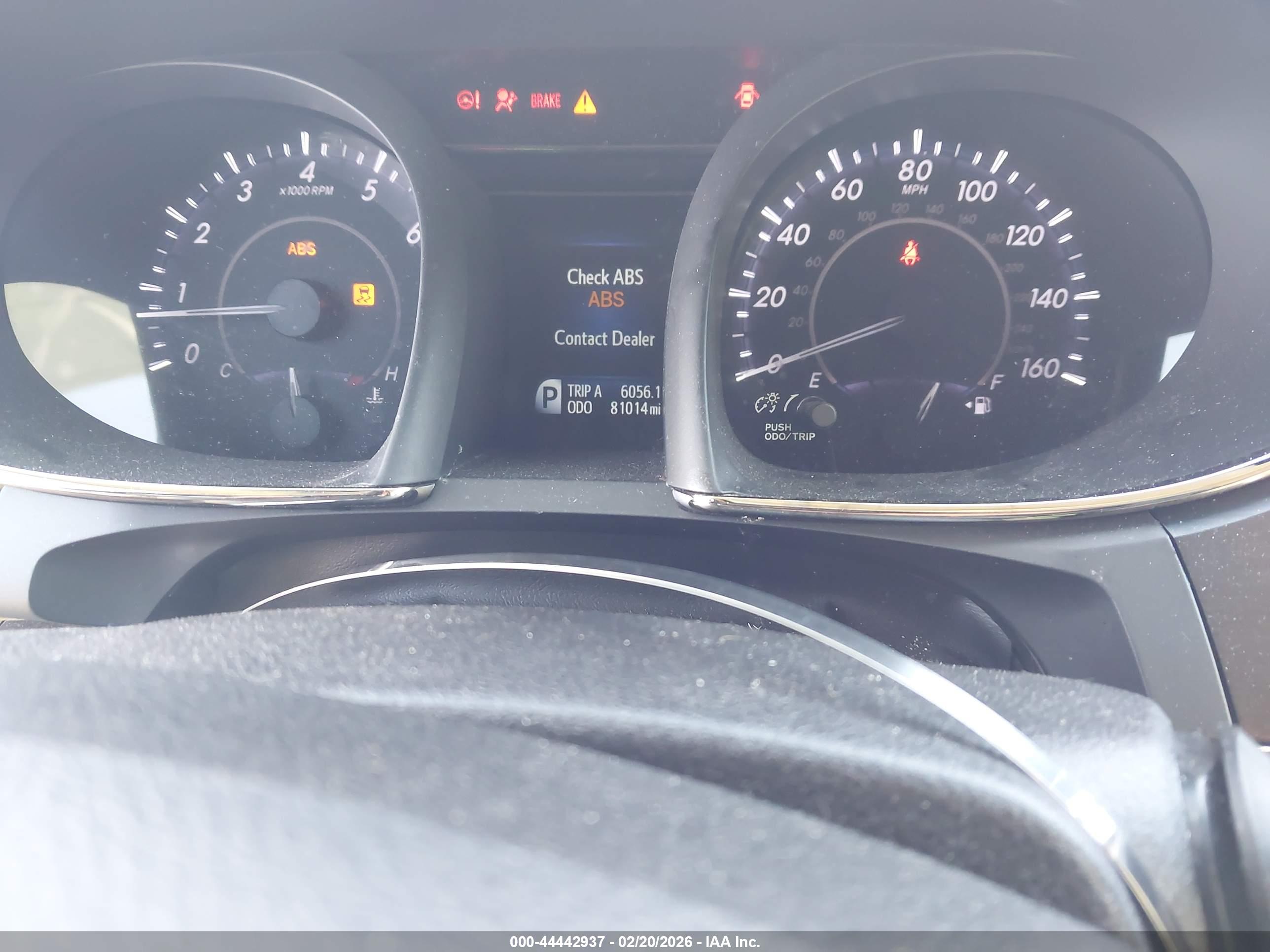 TOYOTA AVALON image 7
