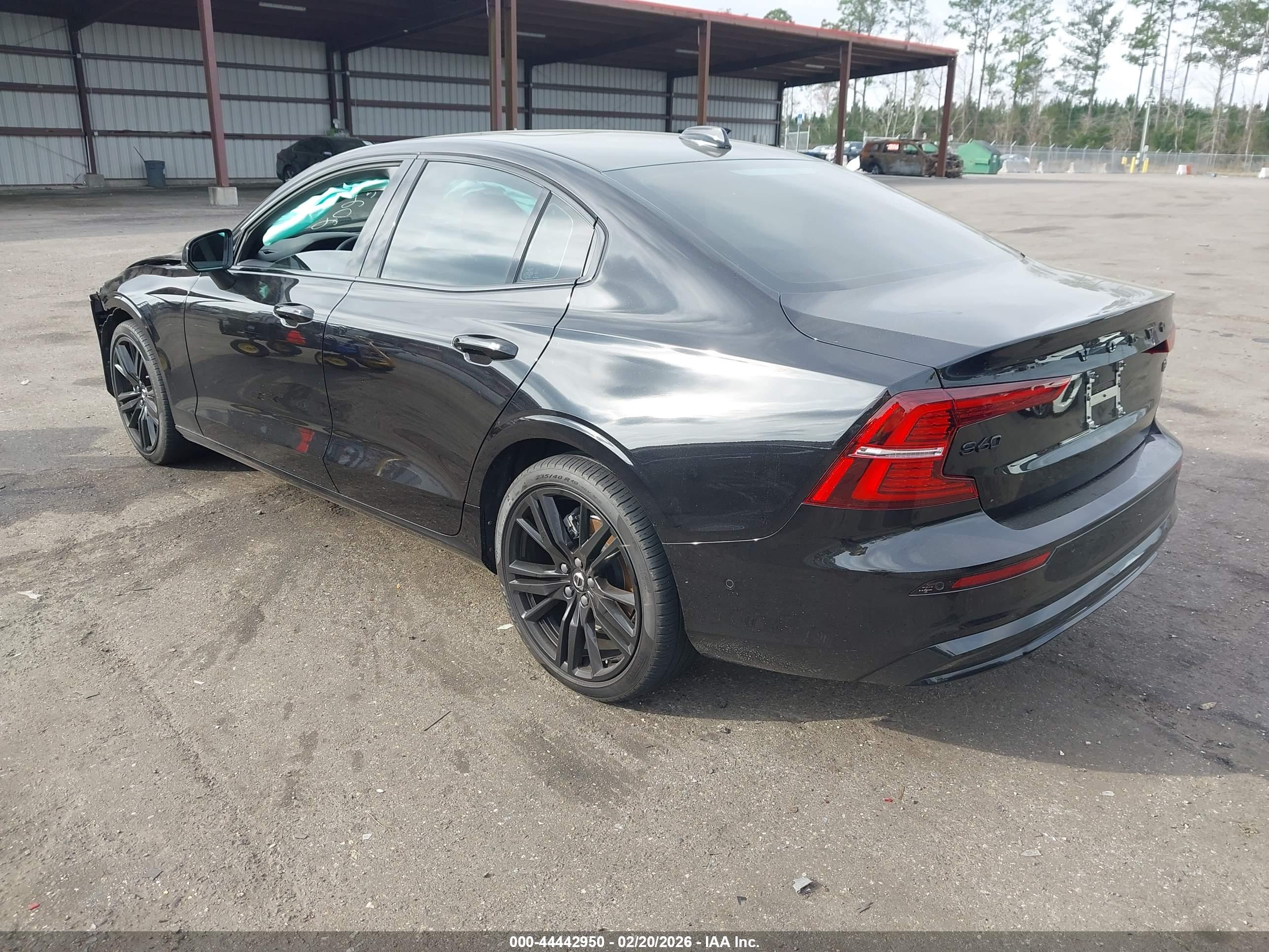 VOLVO S60 image 3