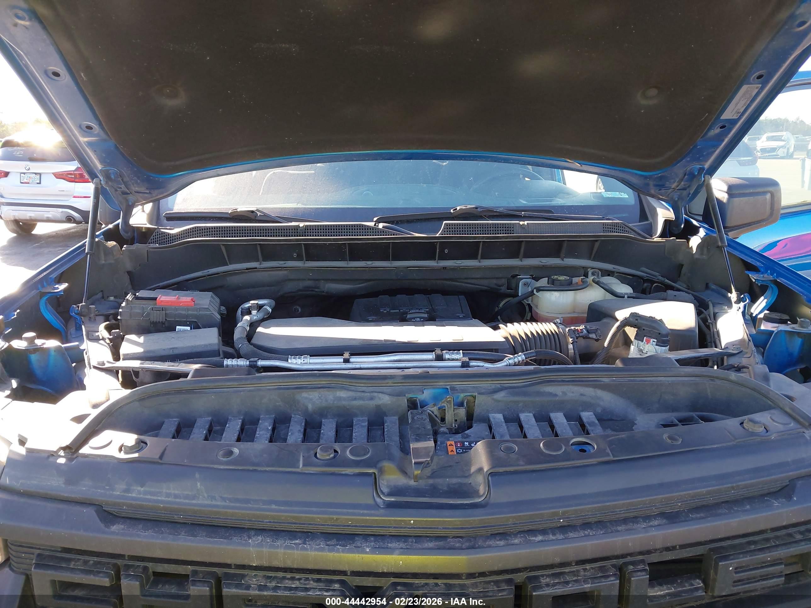 CHEVROLET SILVERADO image 10