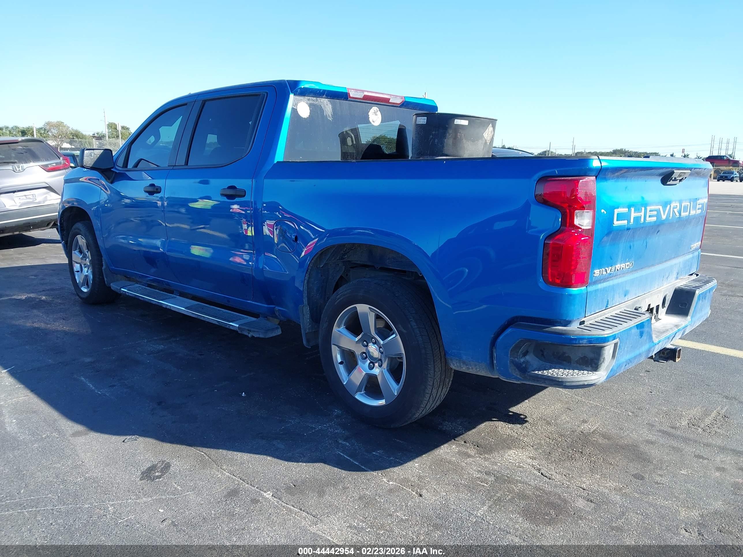 CHEVROLET SILVERADO image 3