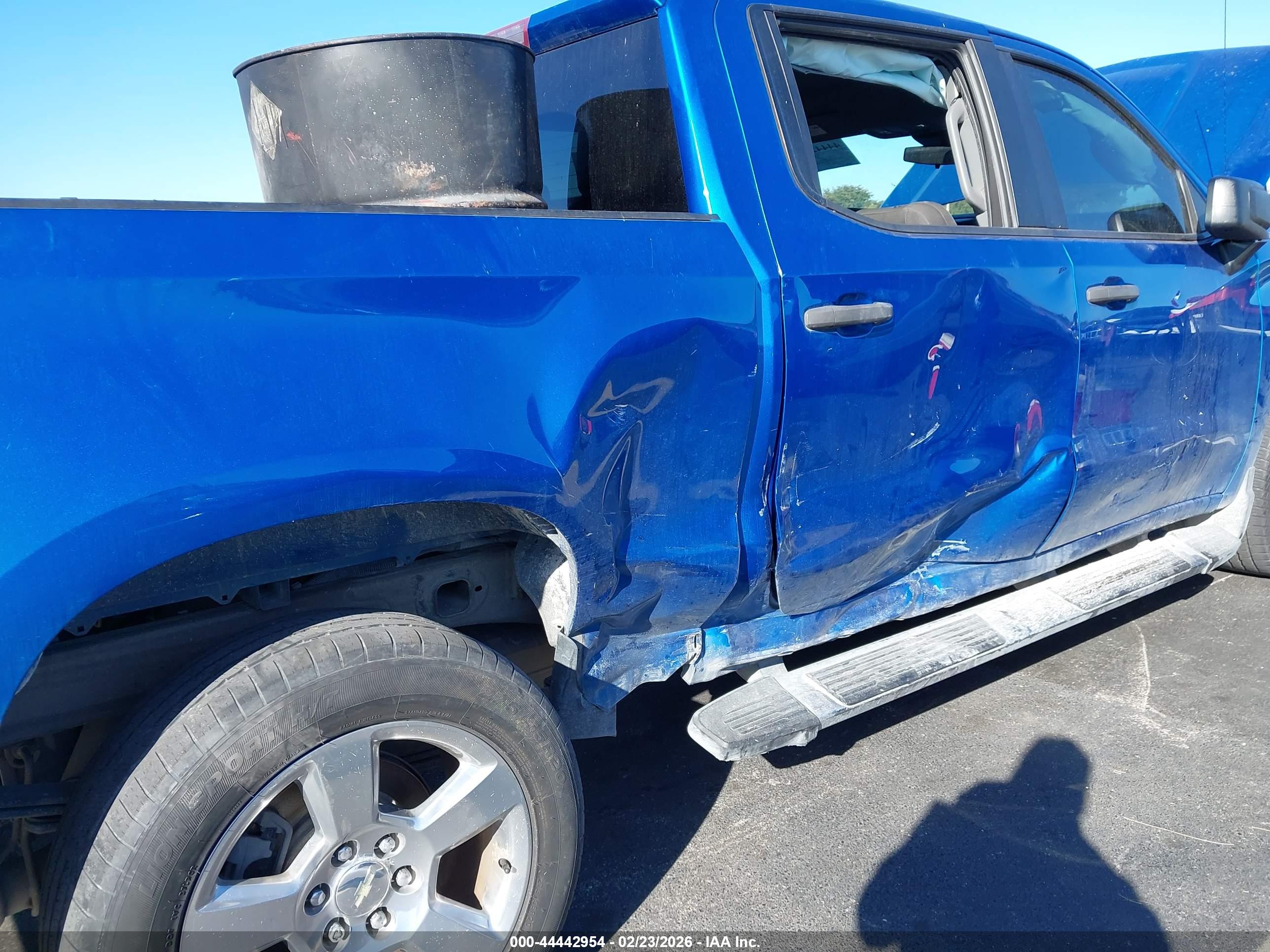 CHEVROLET SILVERADO image 6