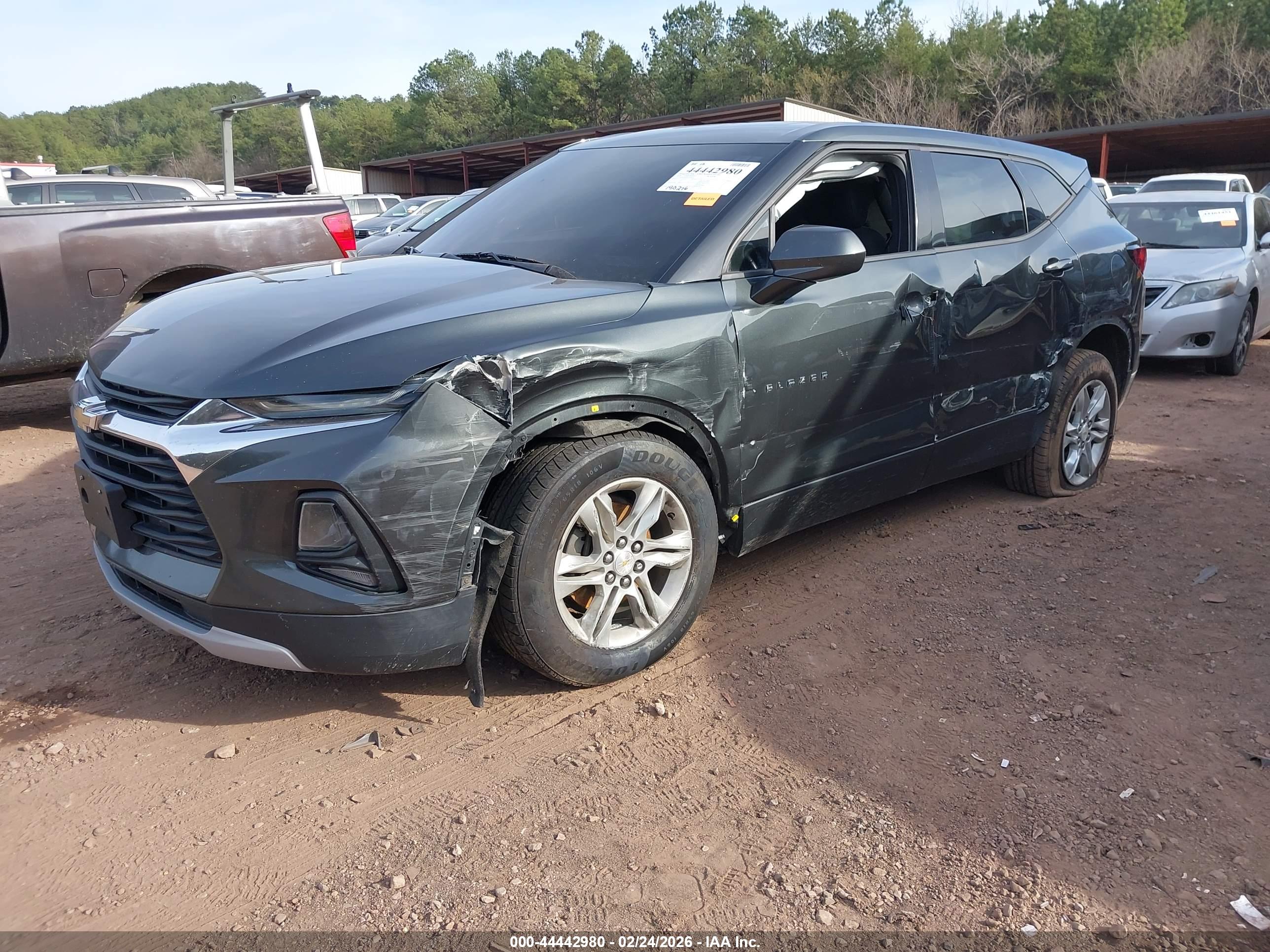CHEVROLET BLAZER image 2