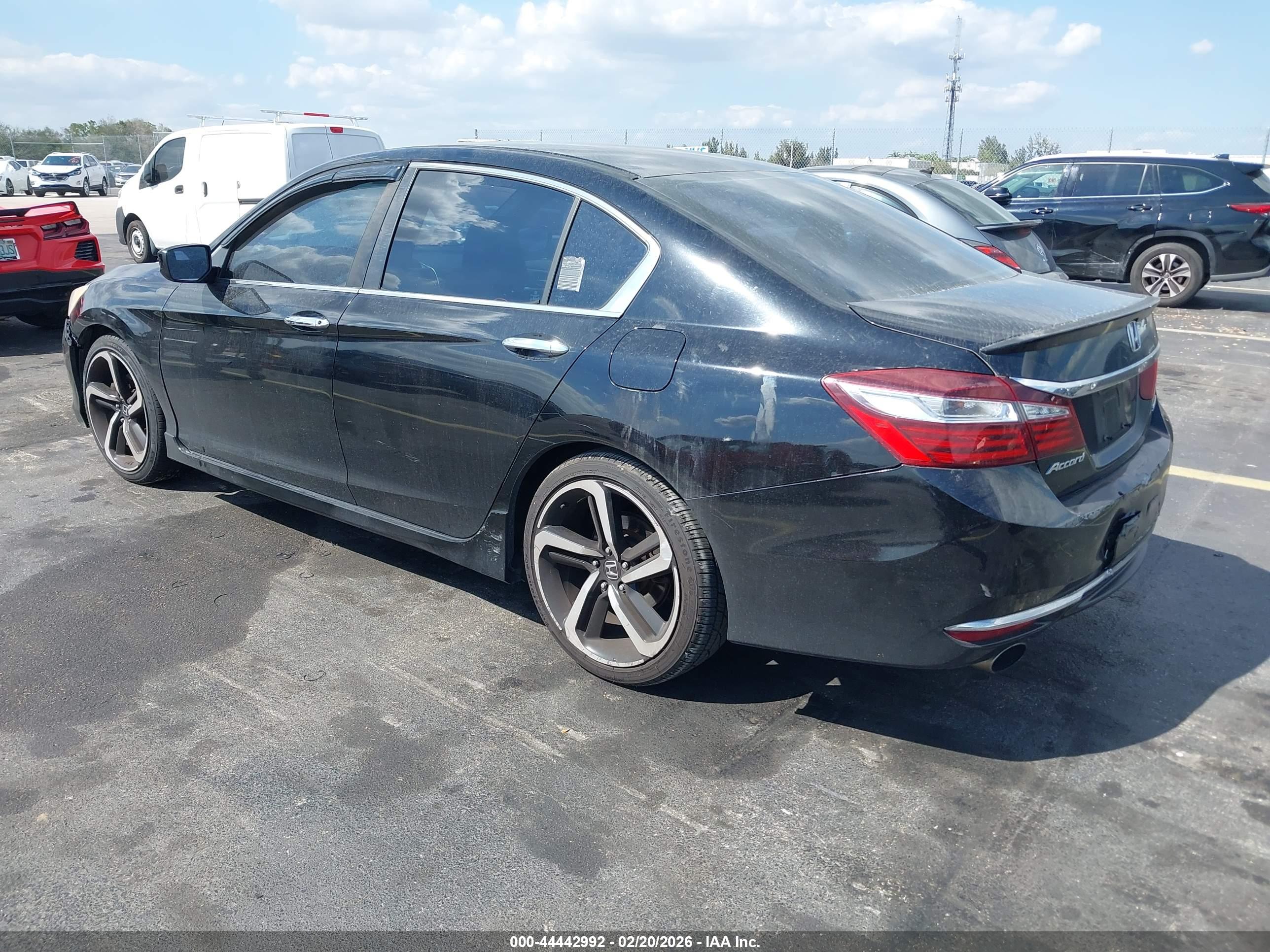 HONDA ACCORD image 3