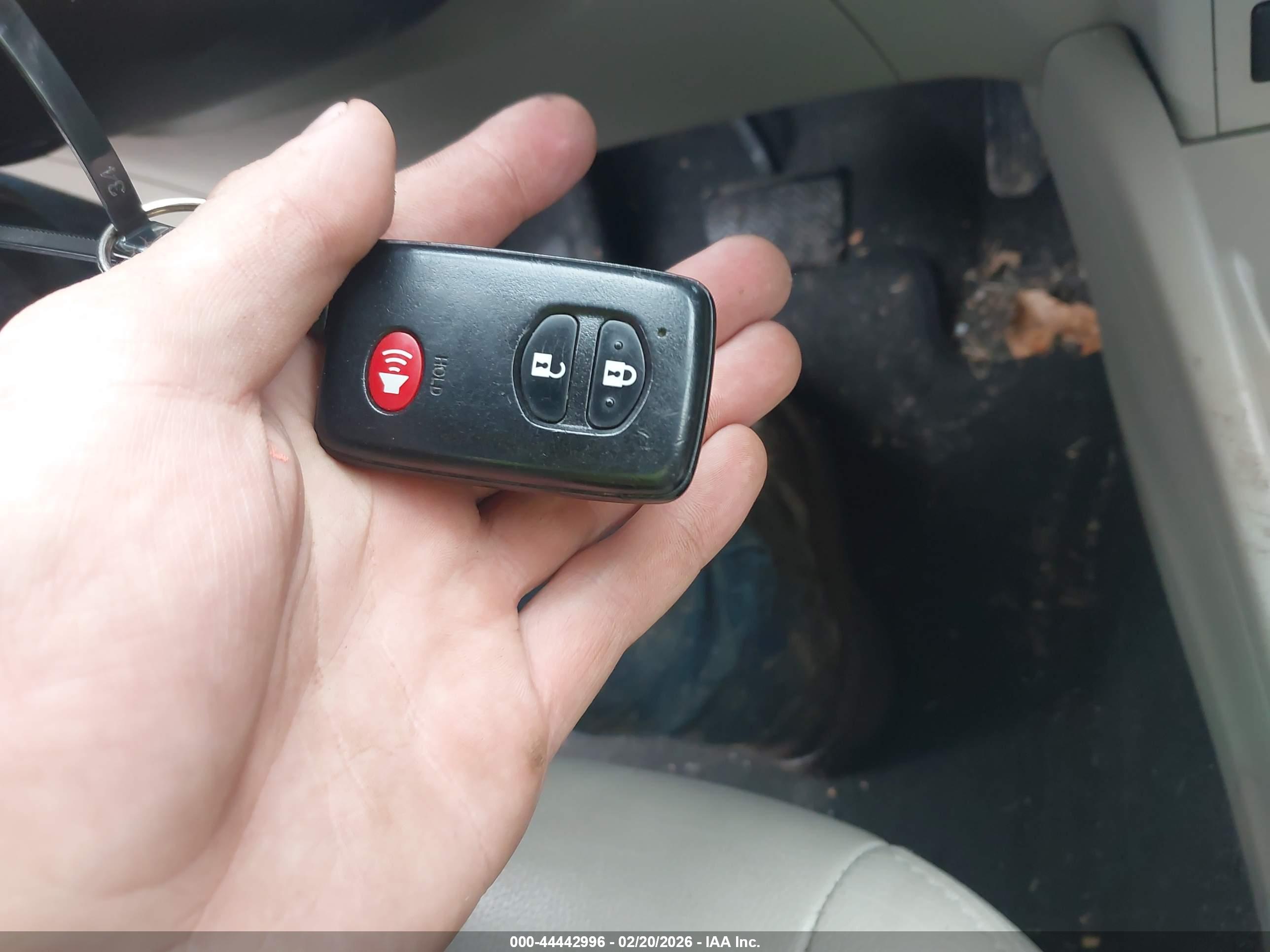 TOYOTA PRIUS image 11