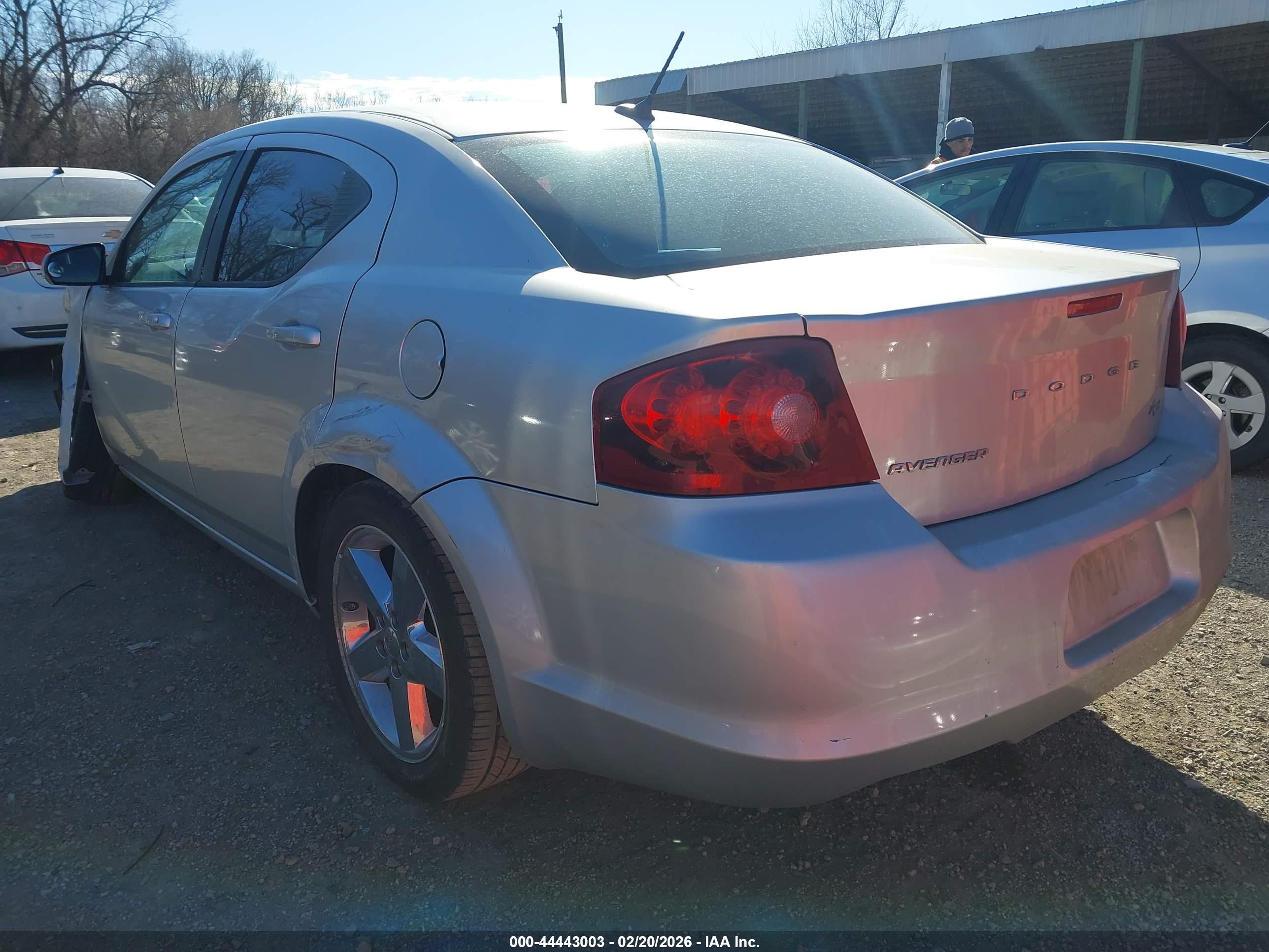 DODGE AVENGER image 3
