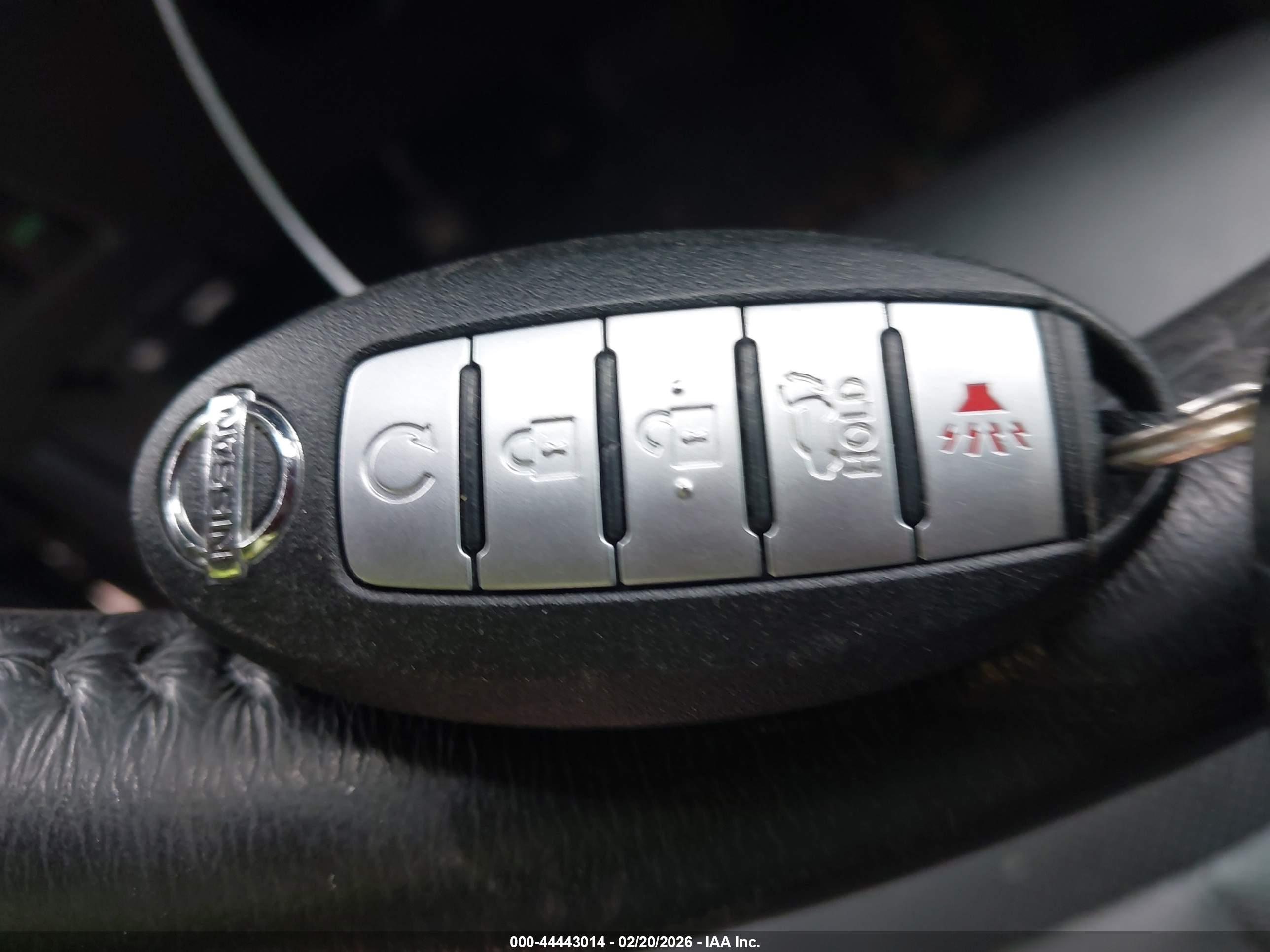 NISSAN ROGUE image 11