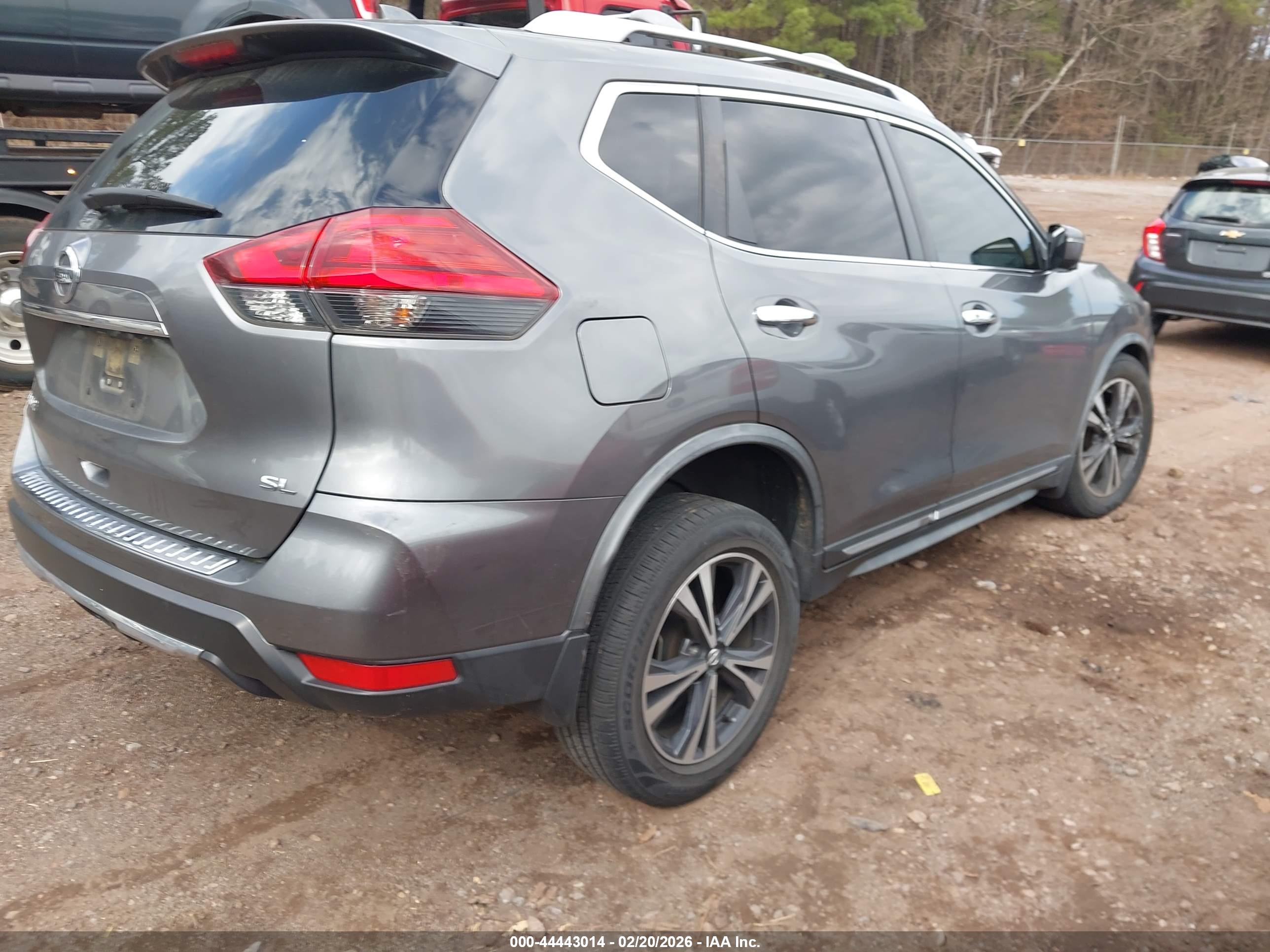 NISSAN ROGUE image 4