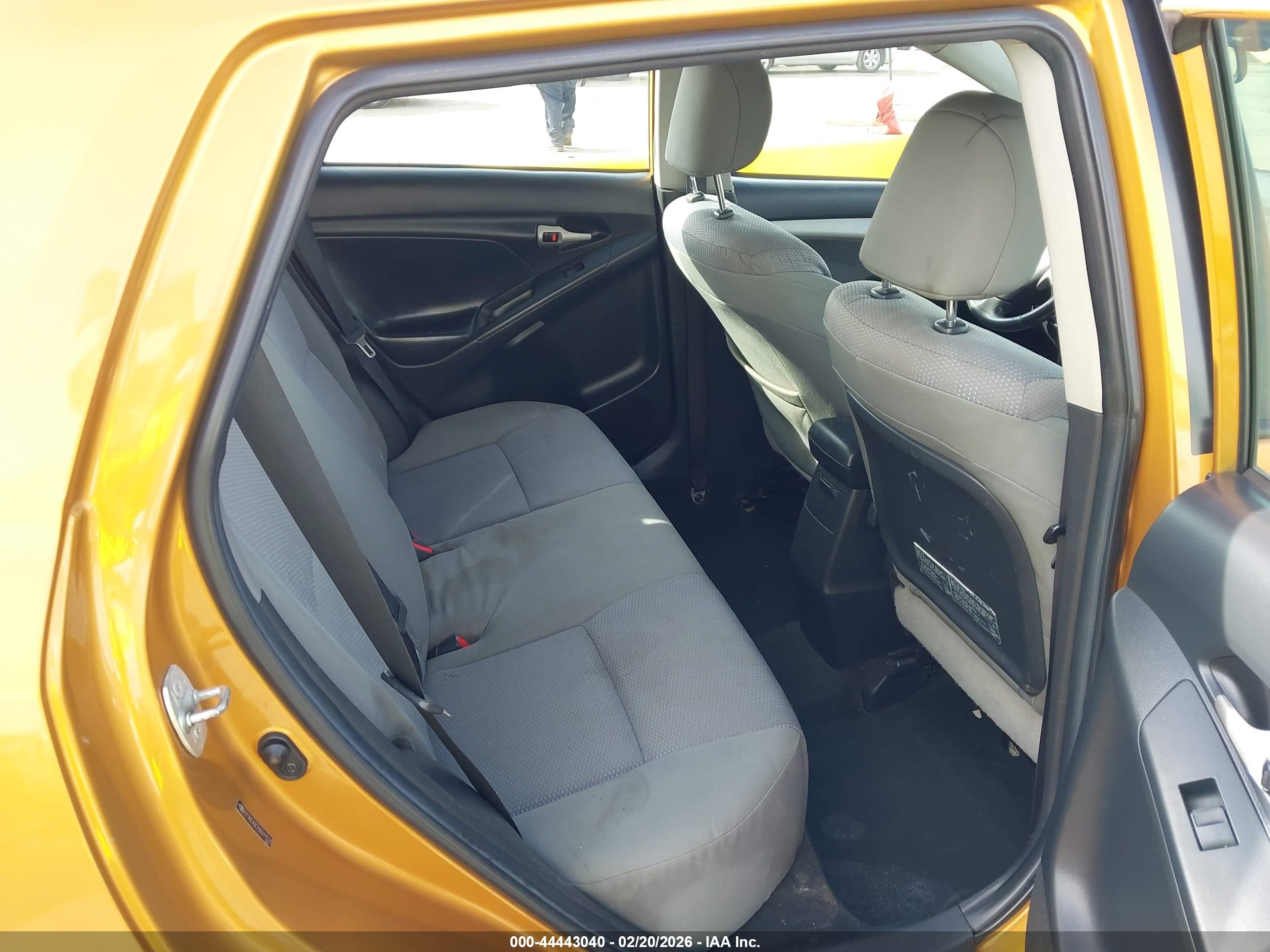TOYOTA MATRIX image 8