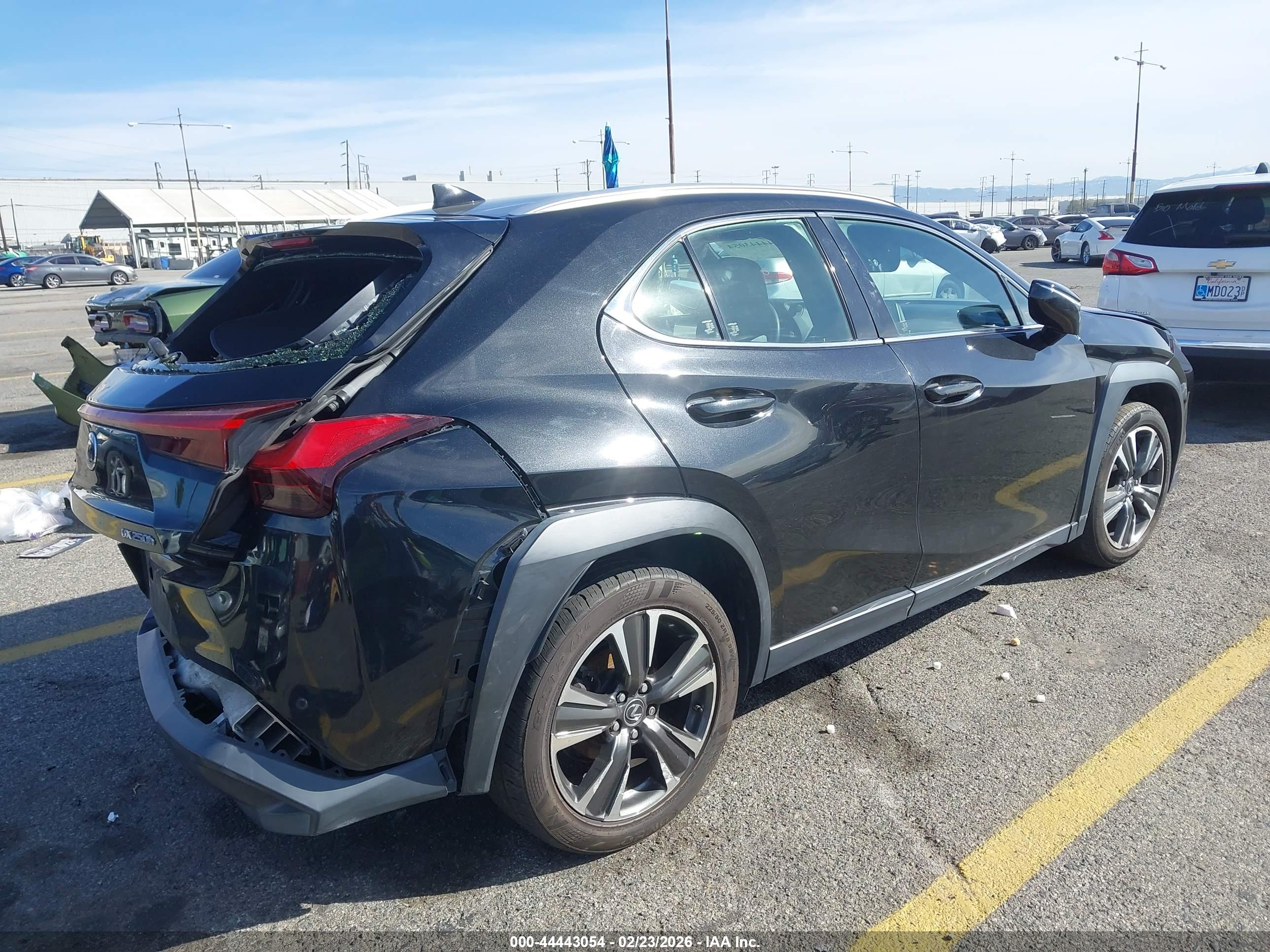 LEXUS UX image 4