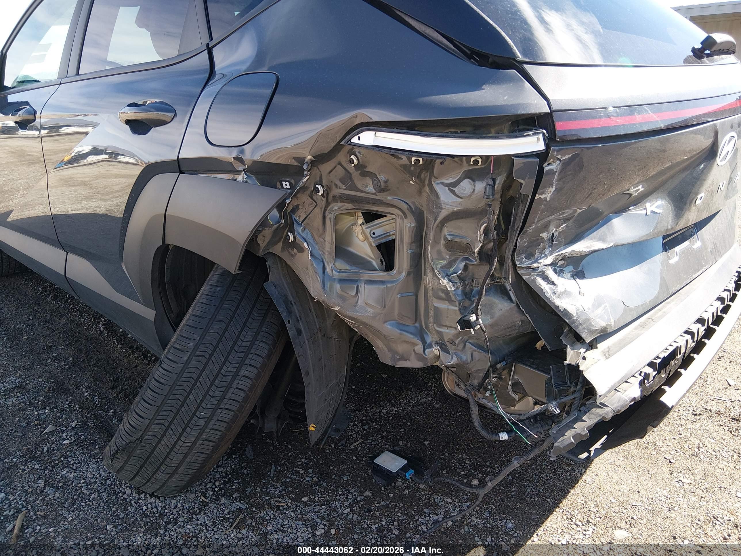 HYUNDAI KONA image 6