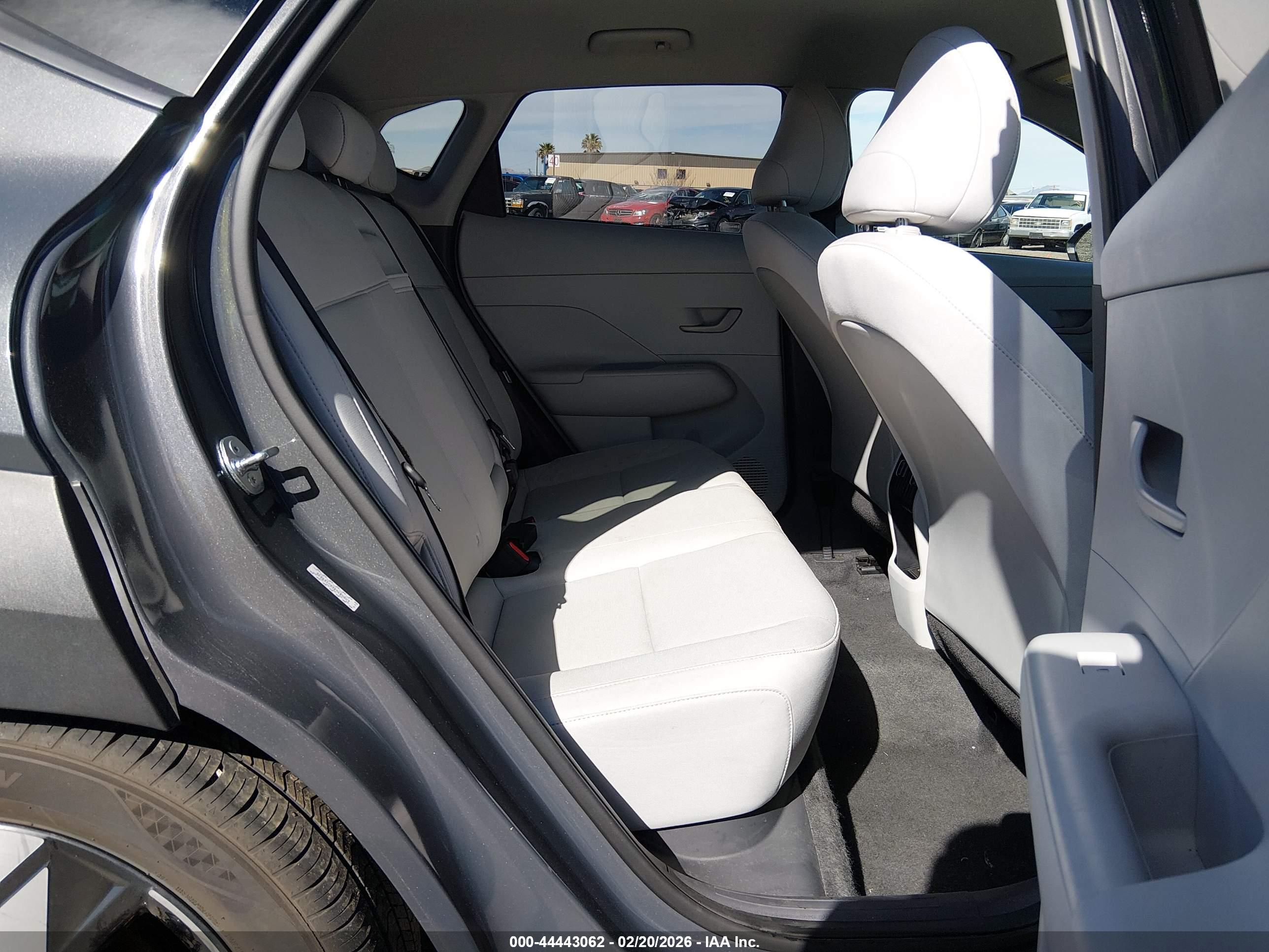 HYUNDAI KONA image 8