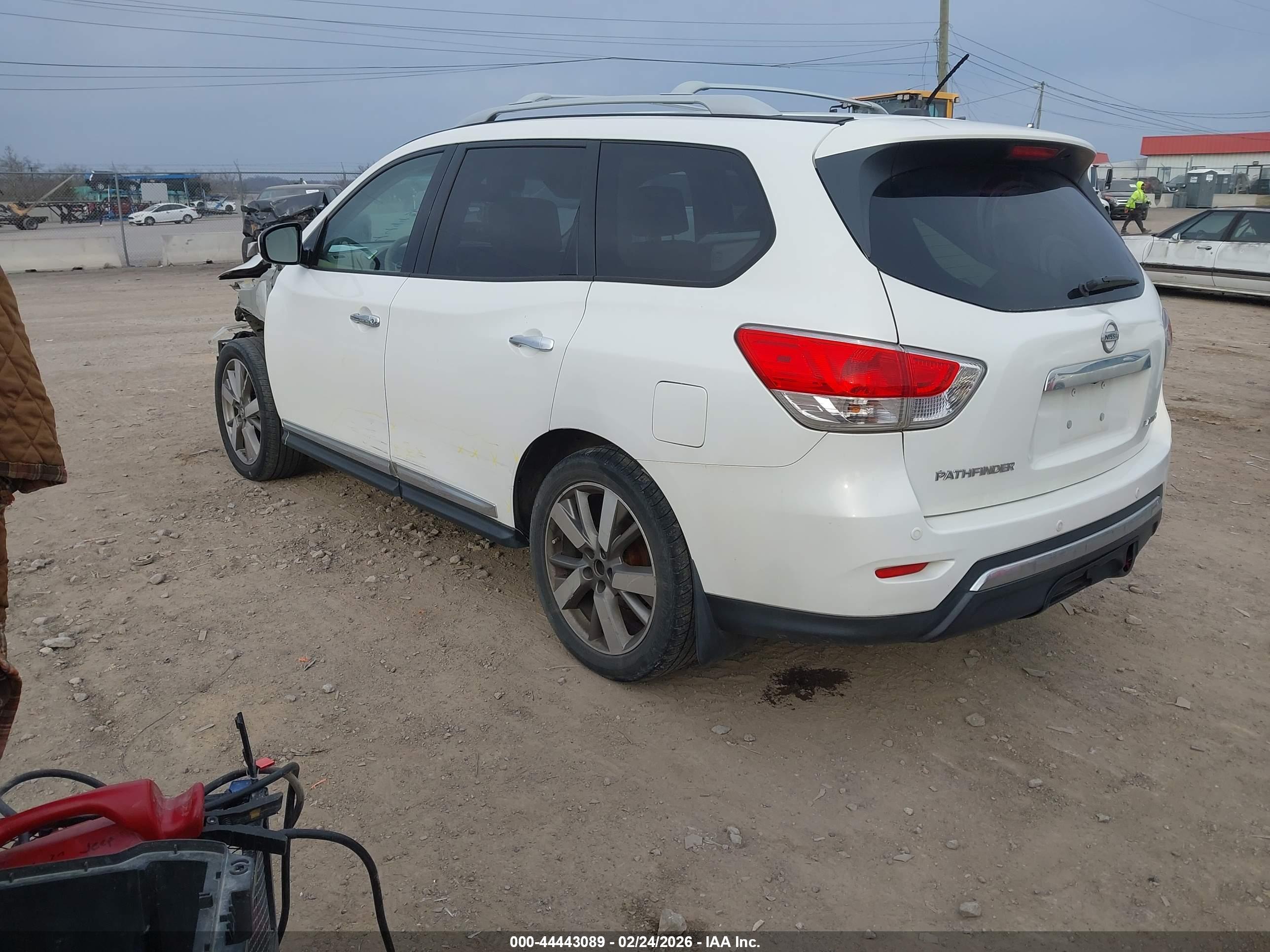 NISSAN PATHFINDER image 3