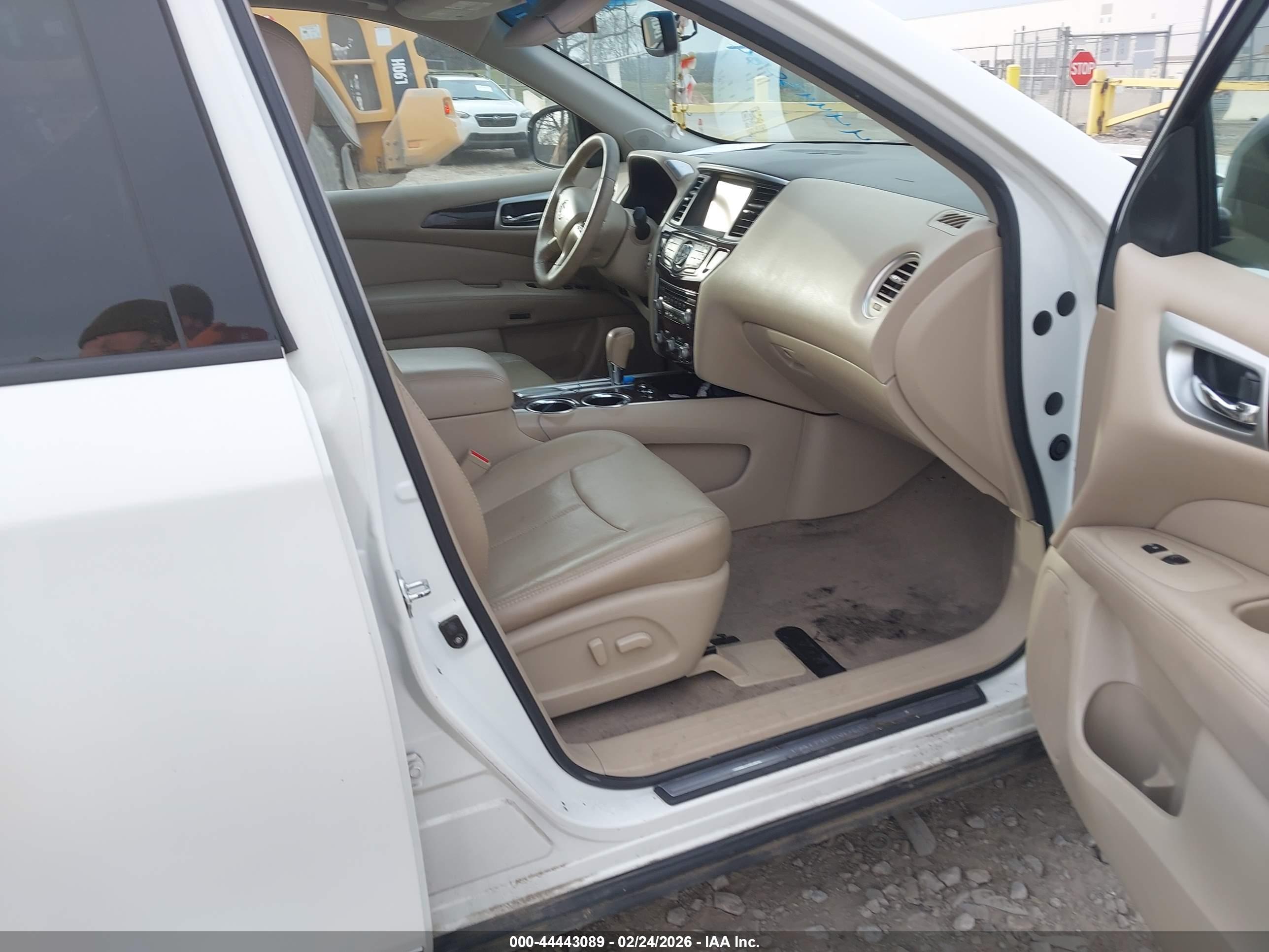 NISSAN PATHFINDER image 5