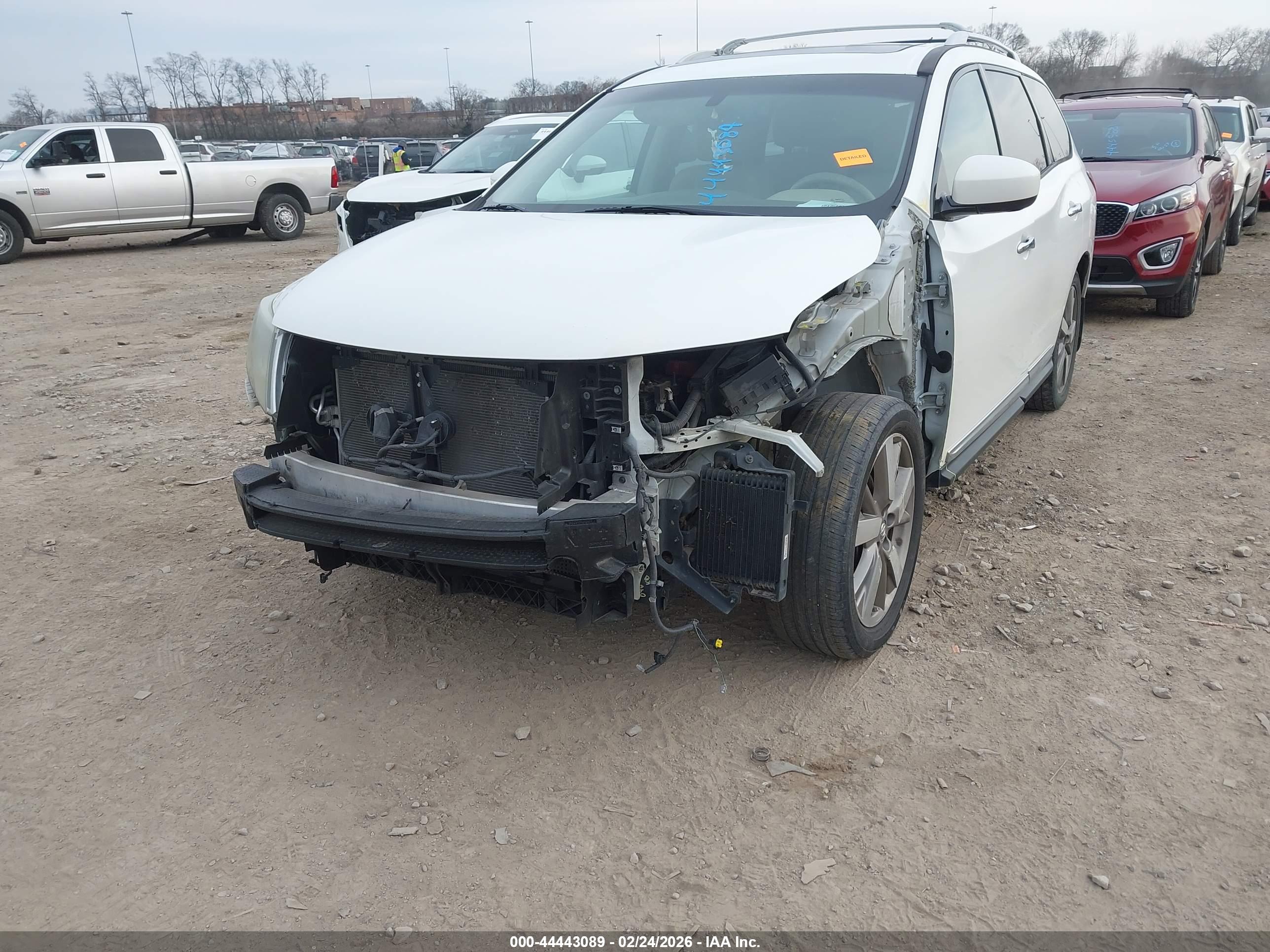 NISSAN PATHFINDER image 6