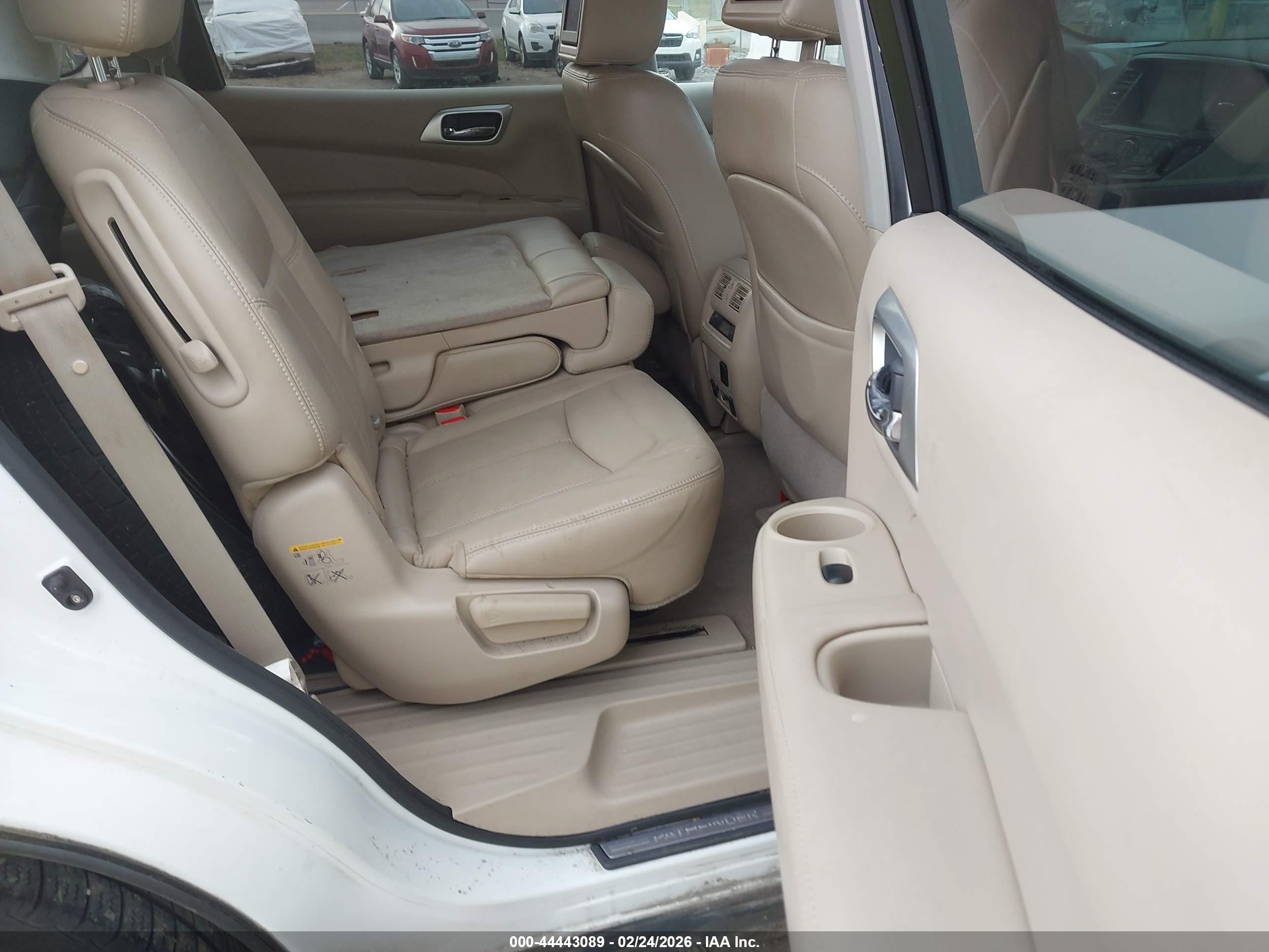NISSAN PATHFINDER image 8