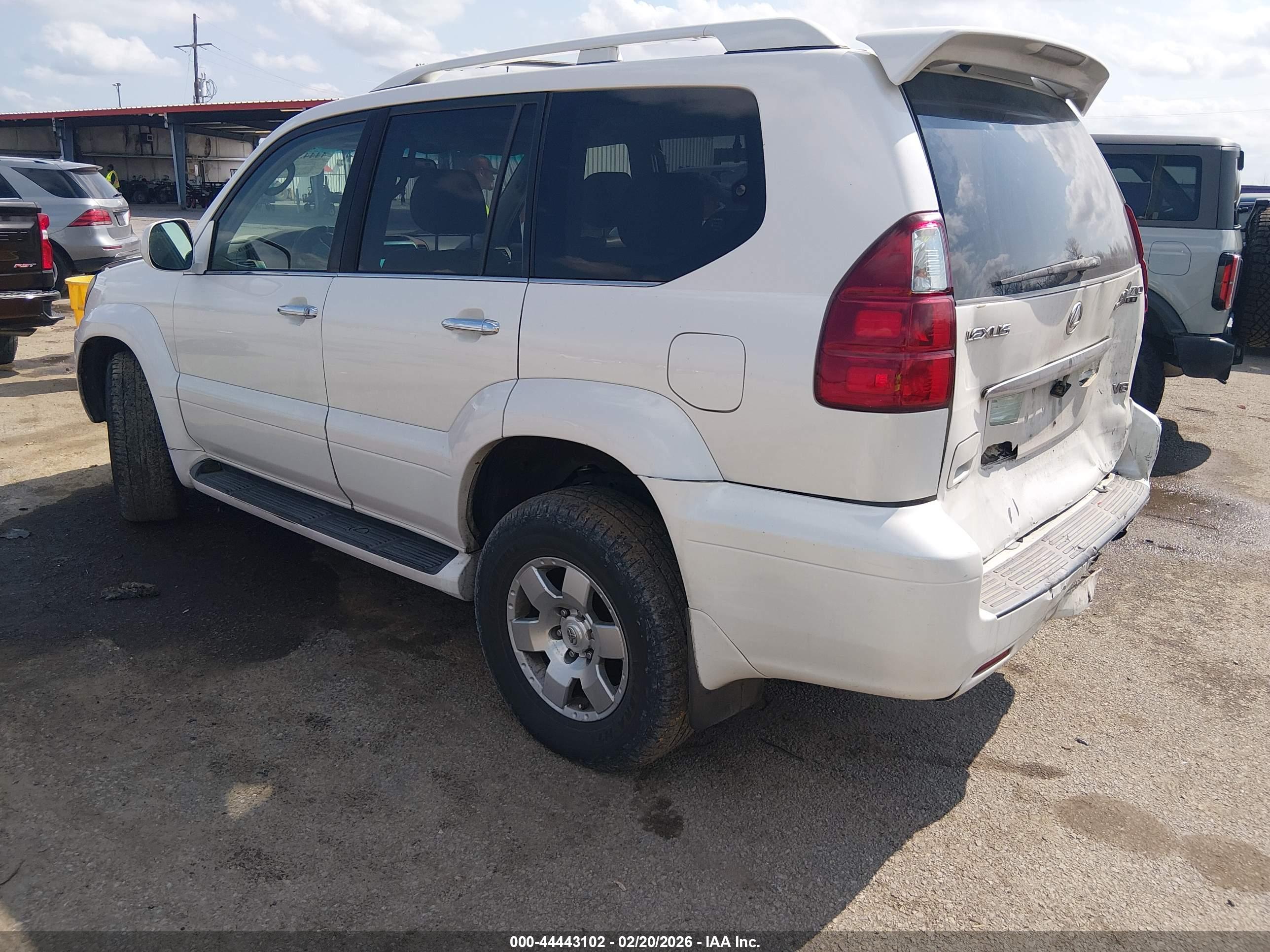 LEXUS GX image 3