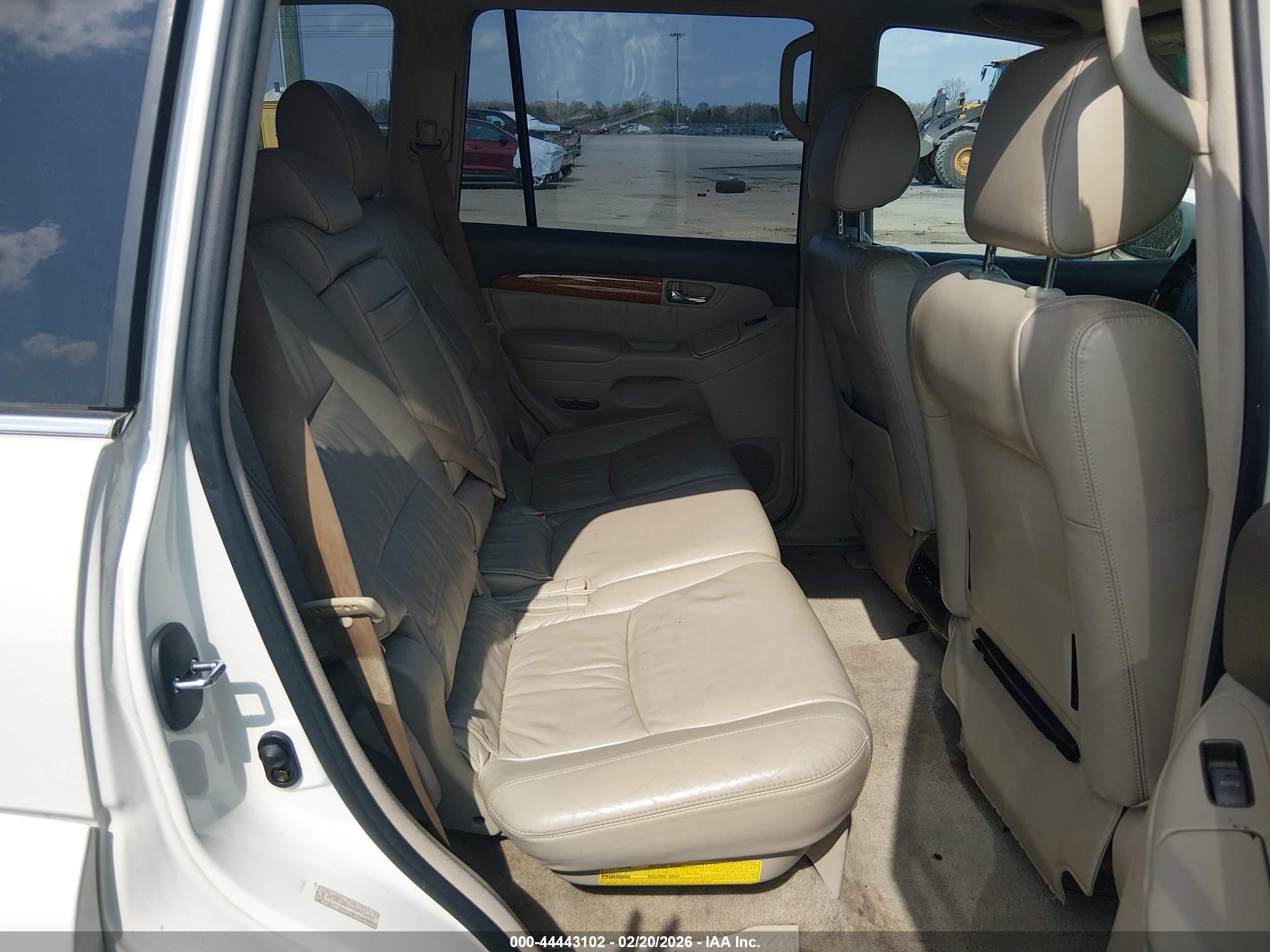LEXUS GX image 8