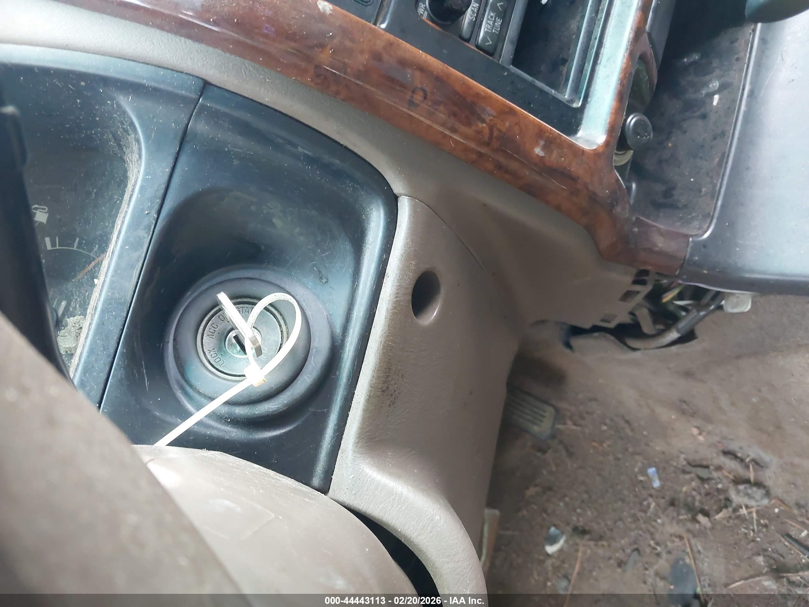 TOYOTA 4RUNNER image 11