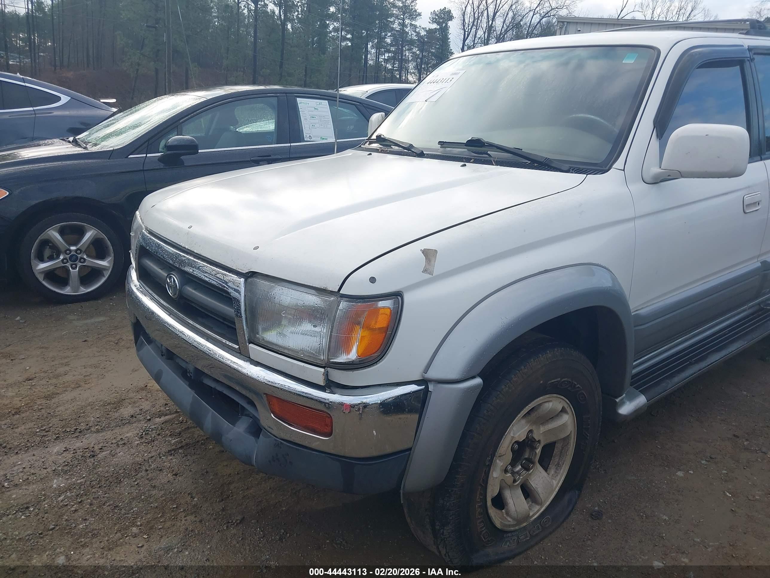 TOYOTA 4RUNNER image 6