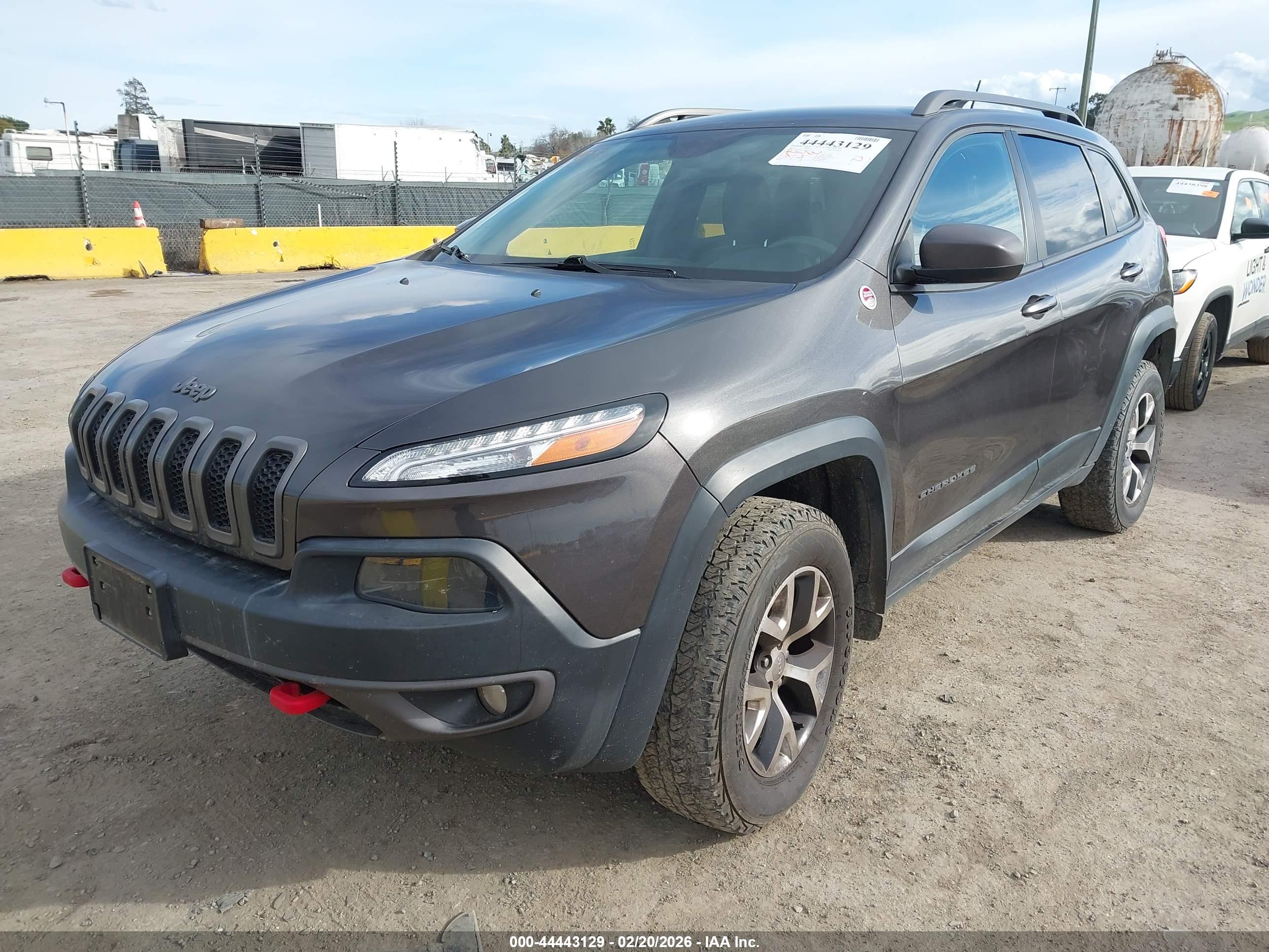 JEEP CHEROKEE image 6