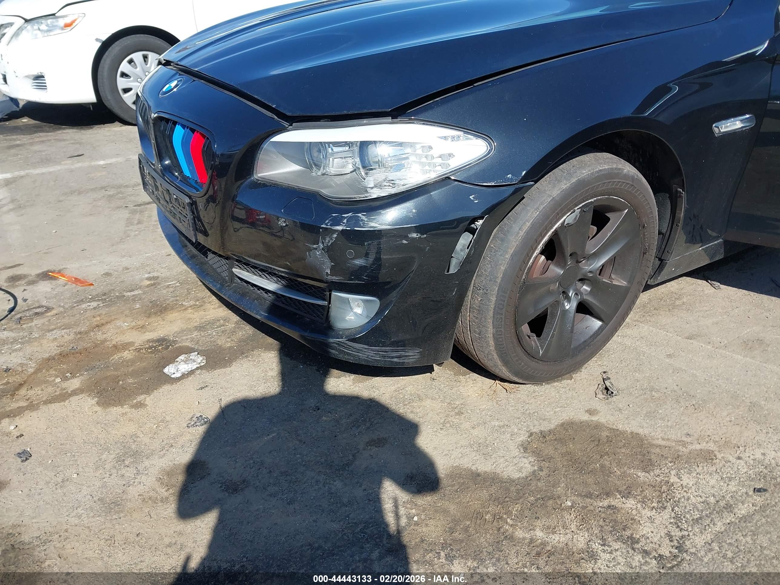 BMW 528I image 6
