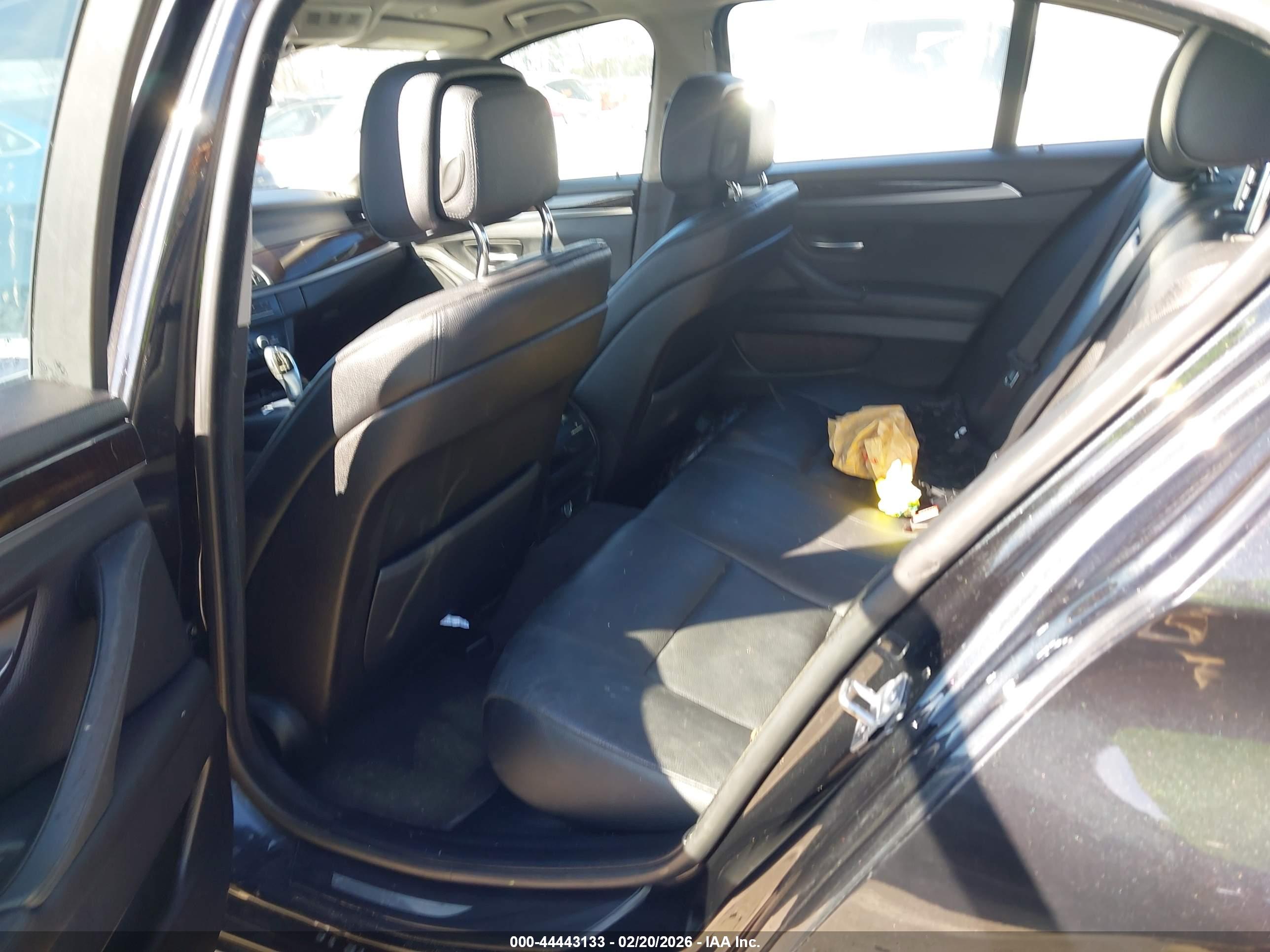BMW 528I image 8