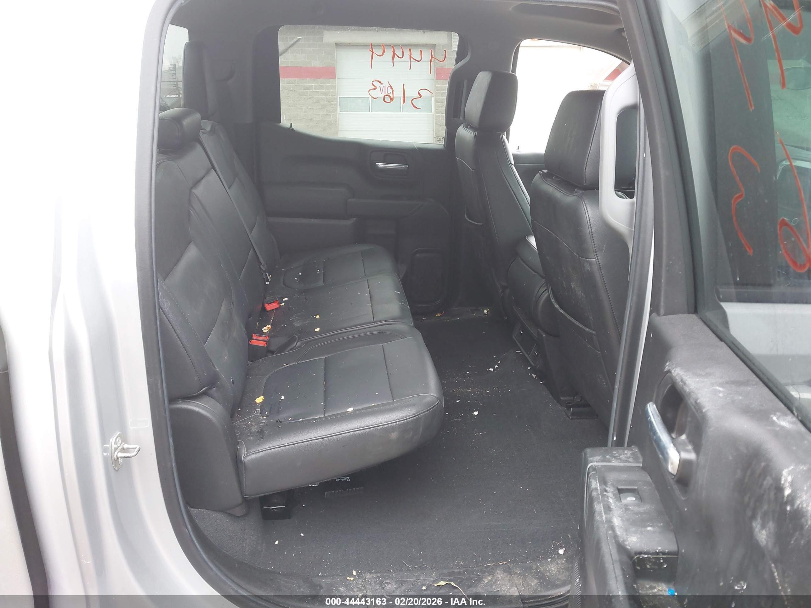 CHEVROLET SILVERADO image 8