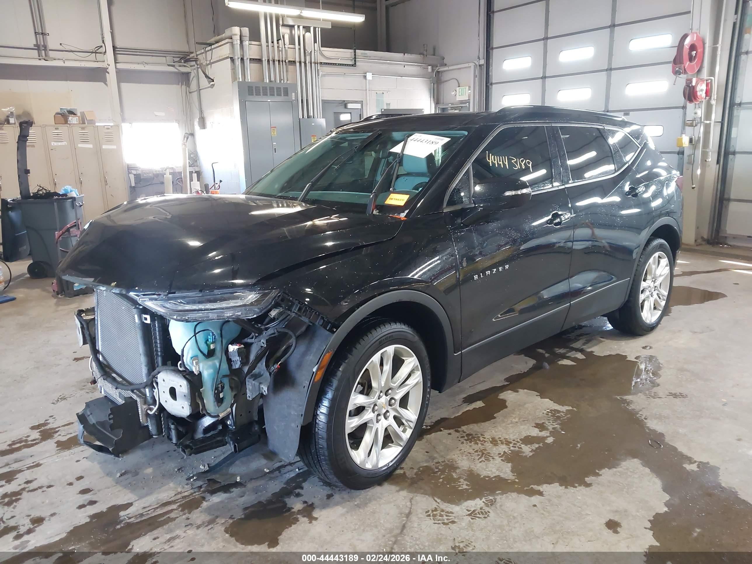 CHEVROLET BLAZER image 2