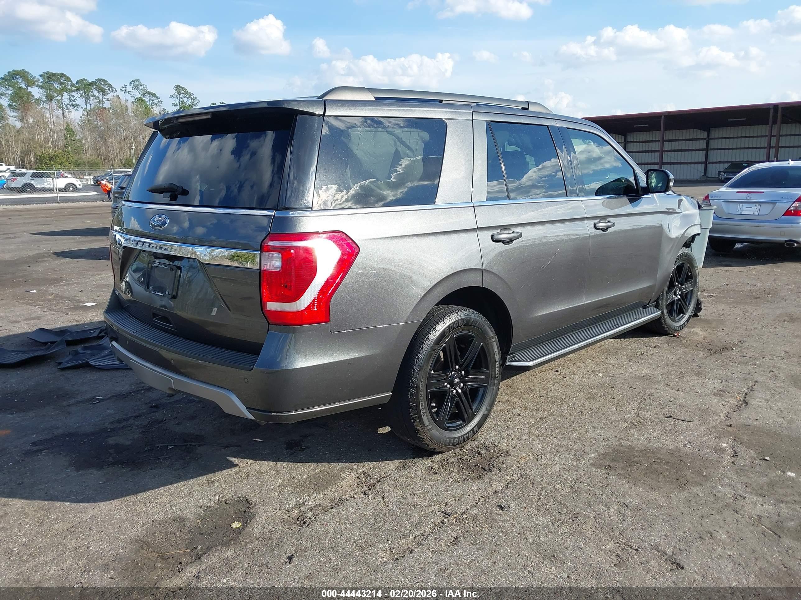 FORD EXPEDITION image 4
