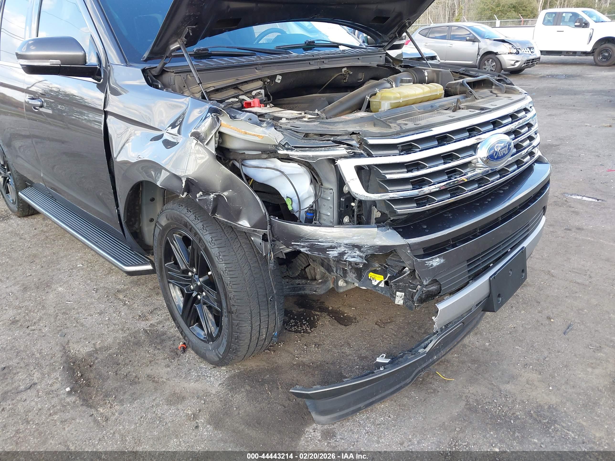 FORD EXPEDITION image 6