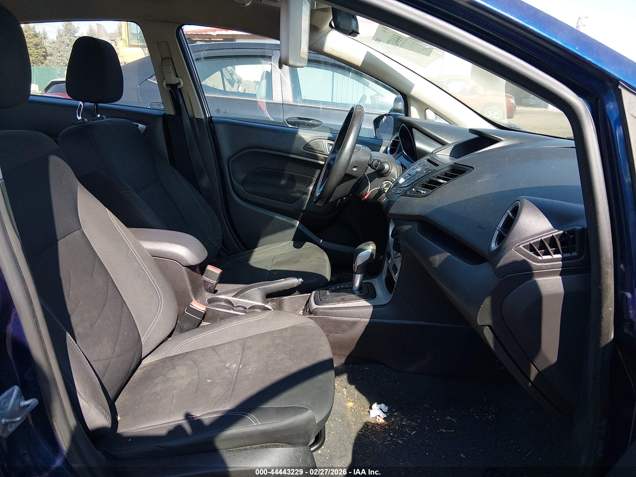 FORD FIESTA image 5