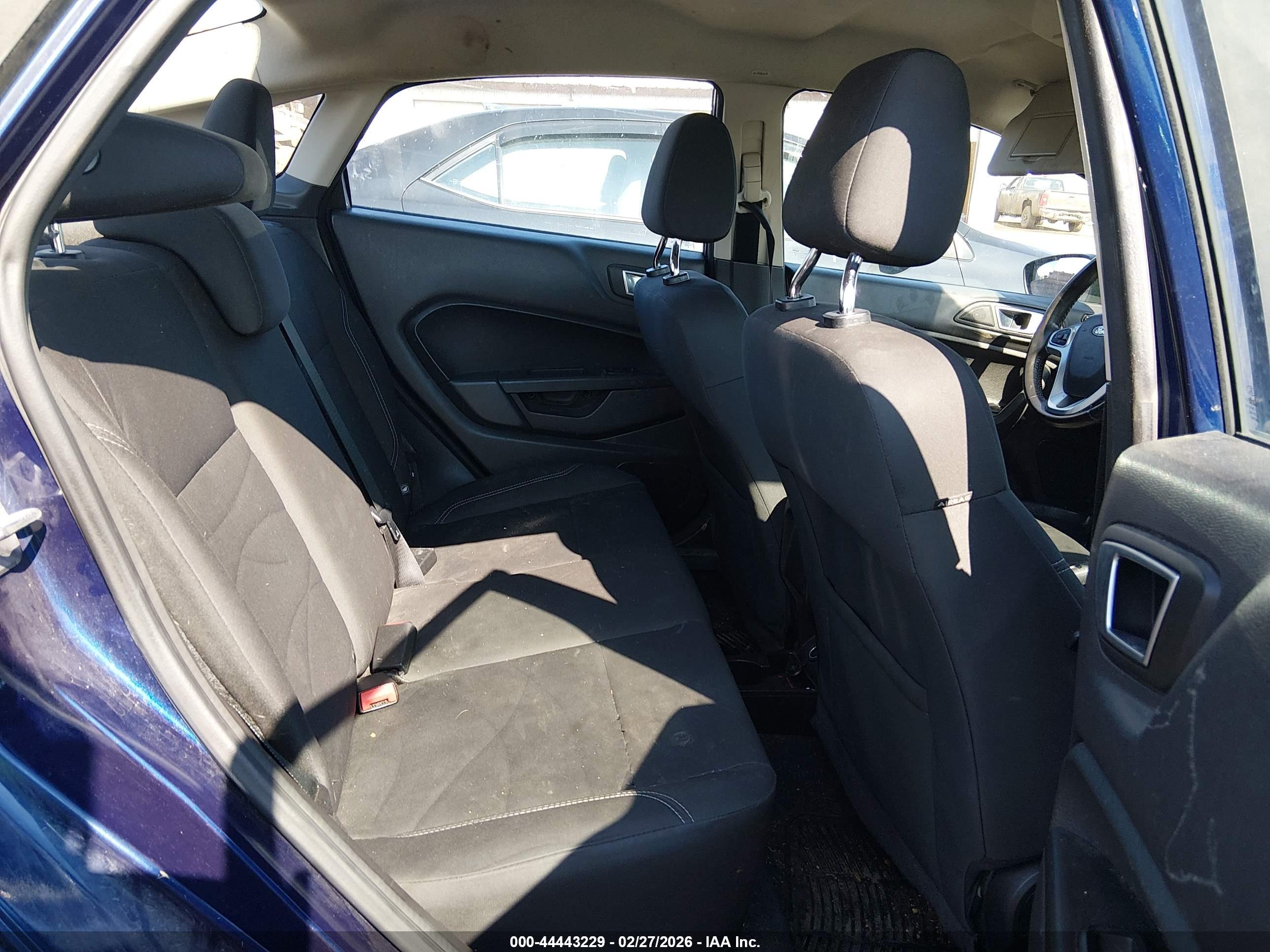 FORD FIESTA image 8
