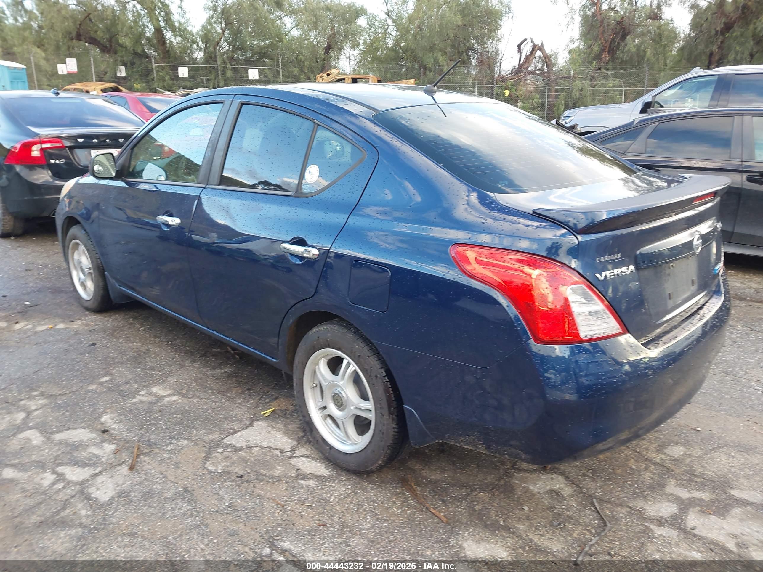 NISSAN VERSA image 3