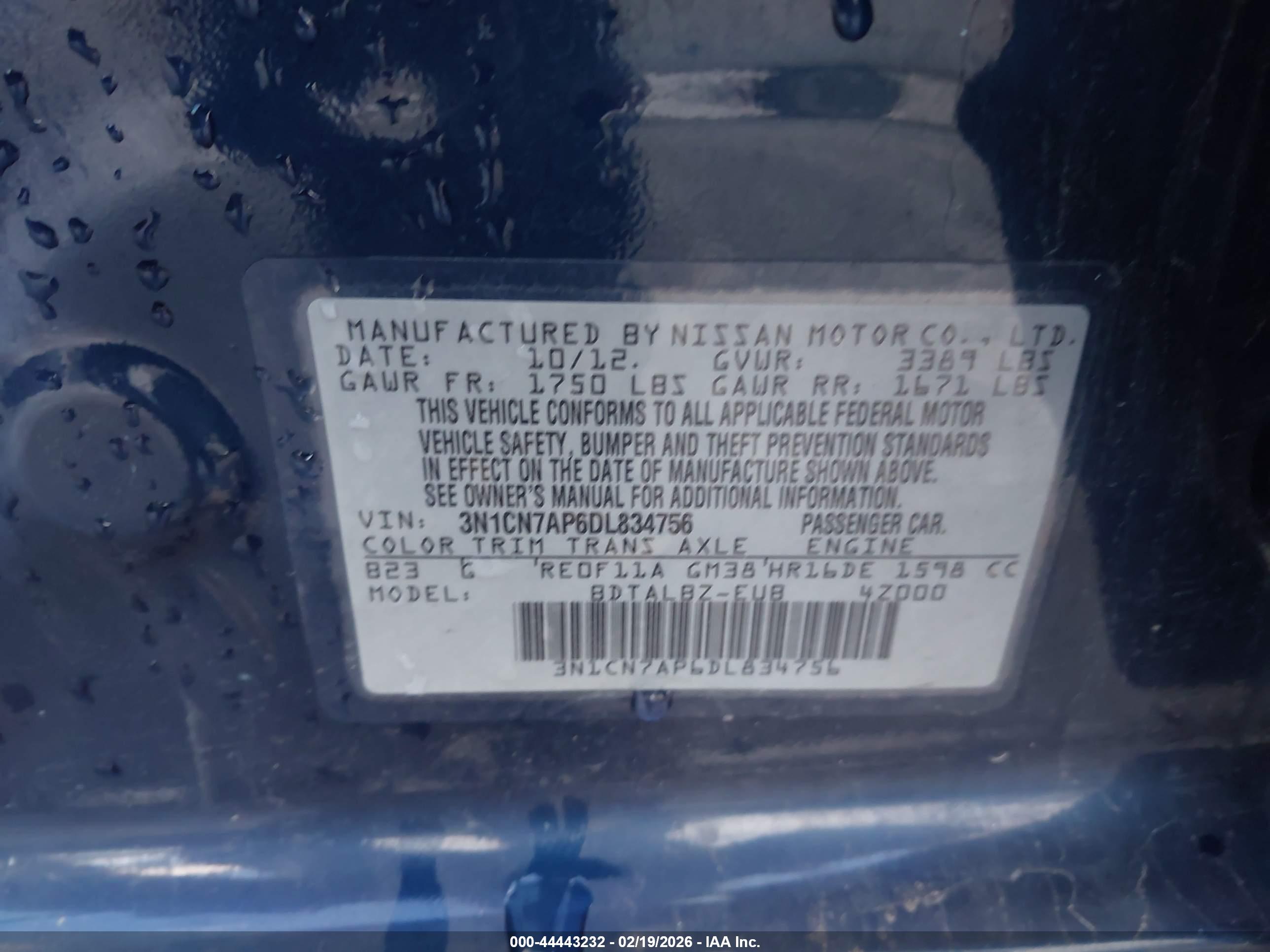 NISSAN VERSA image 9