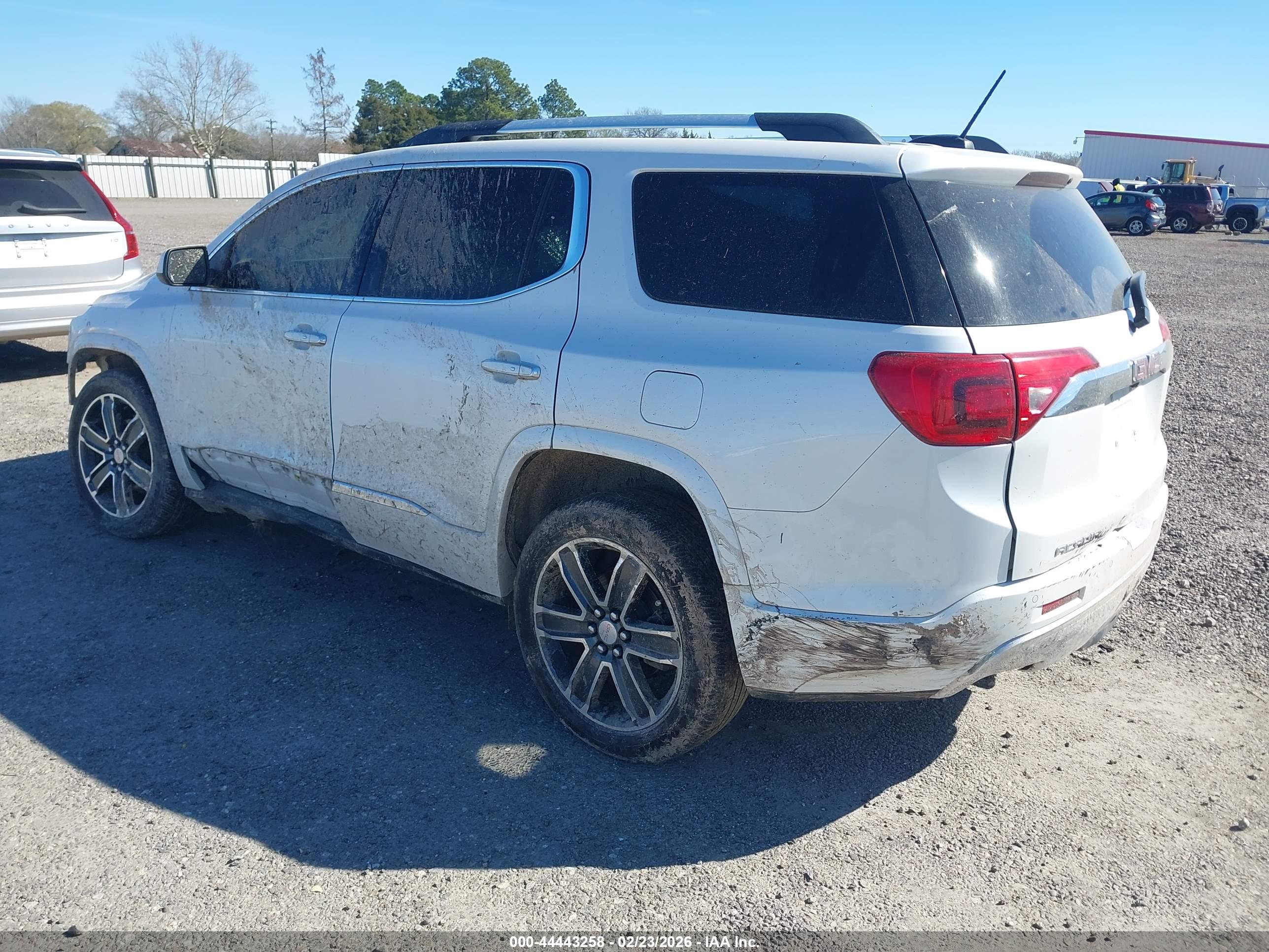 GMC ACADIA image 3