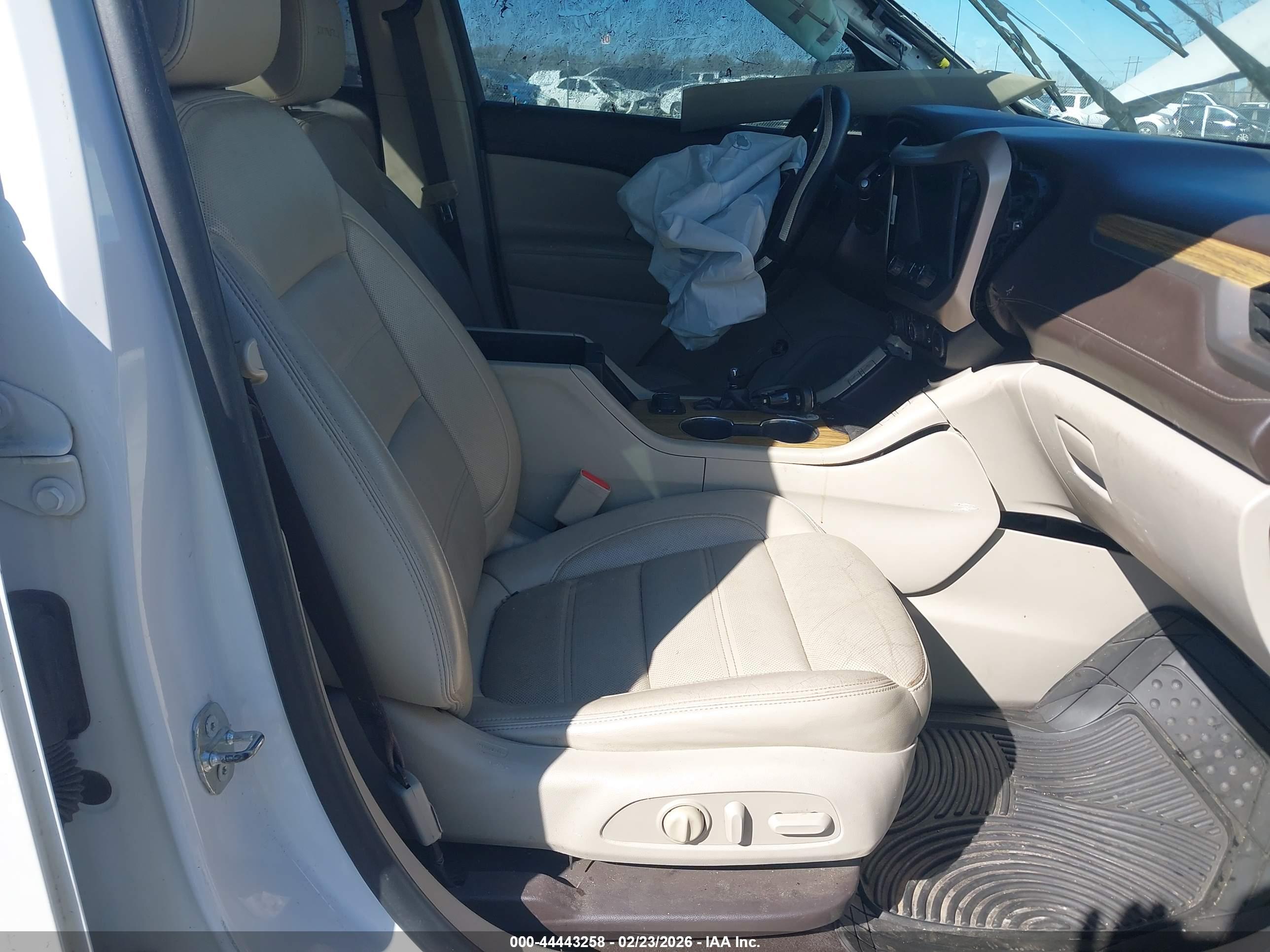 GMC ACADIA image 5