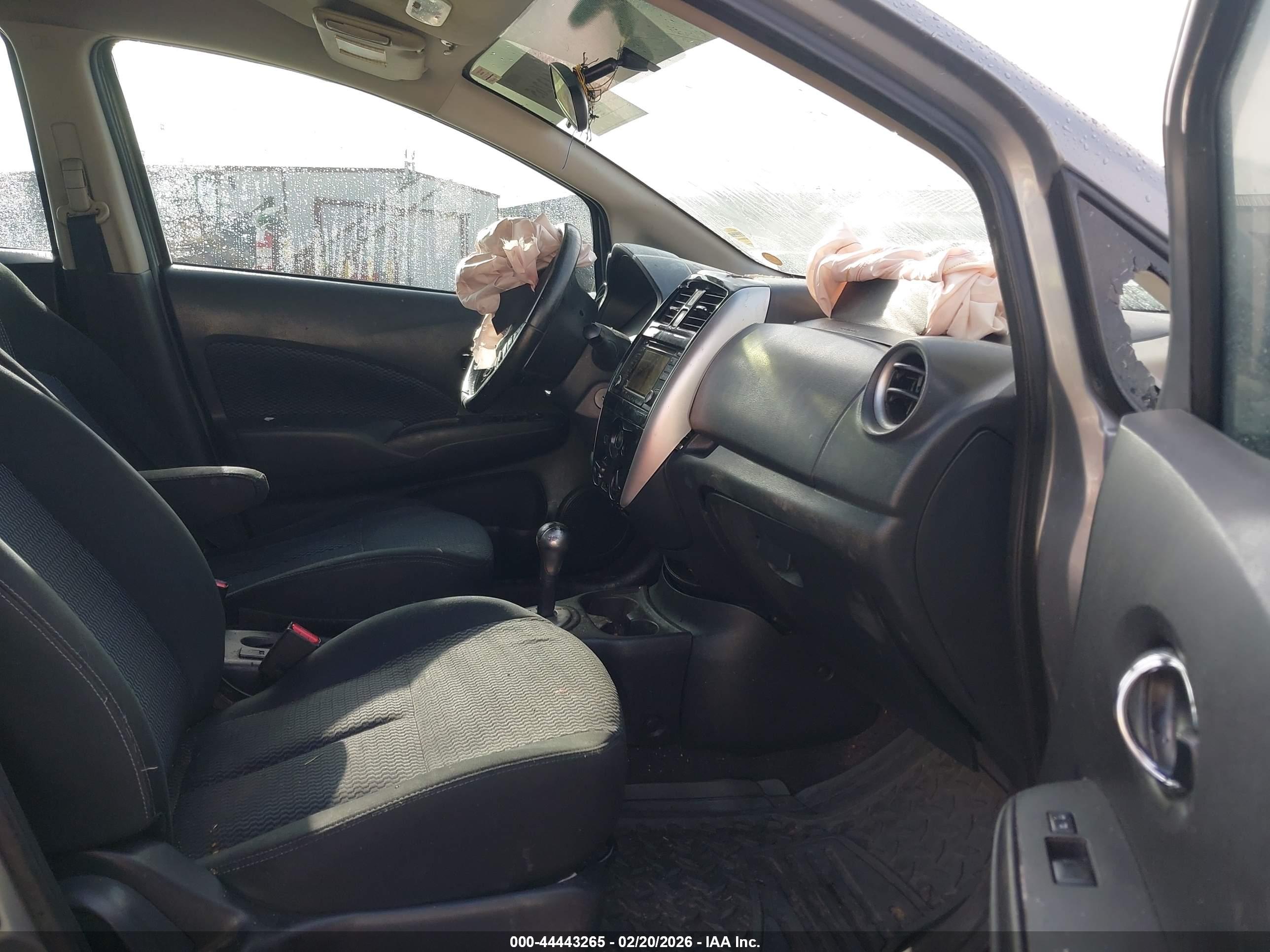NISSAN VERSA image 5