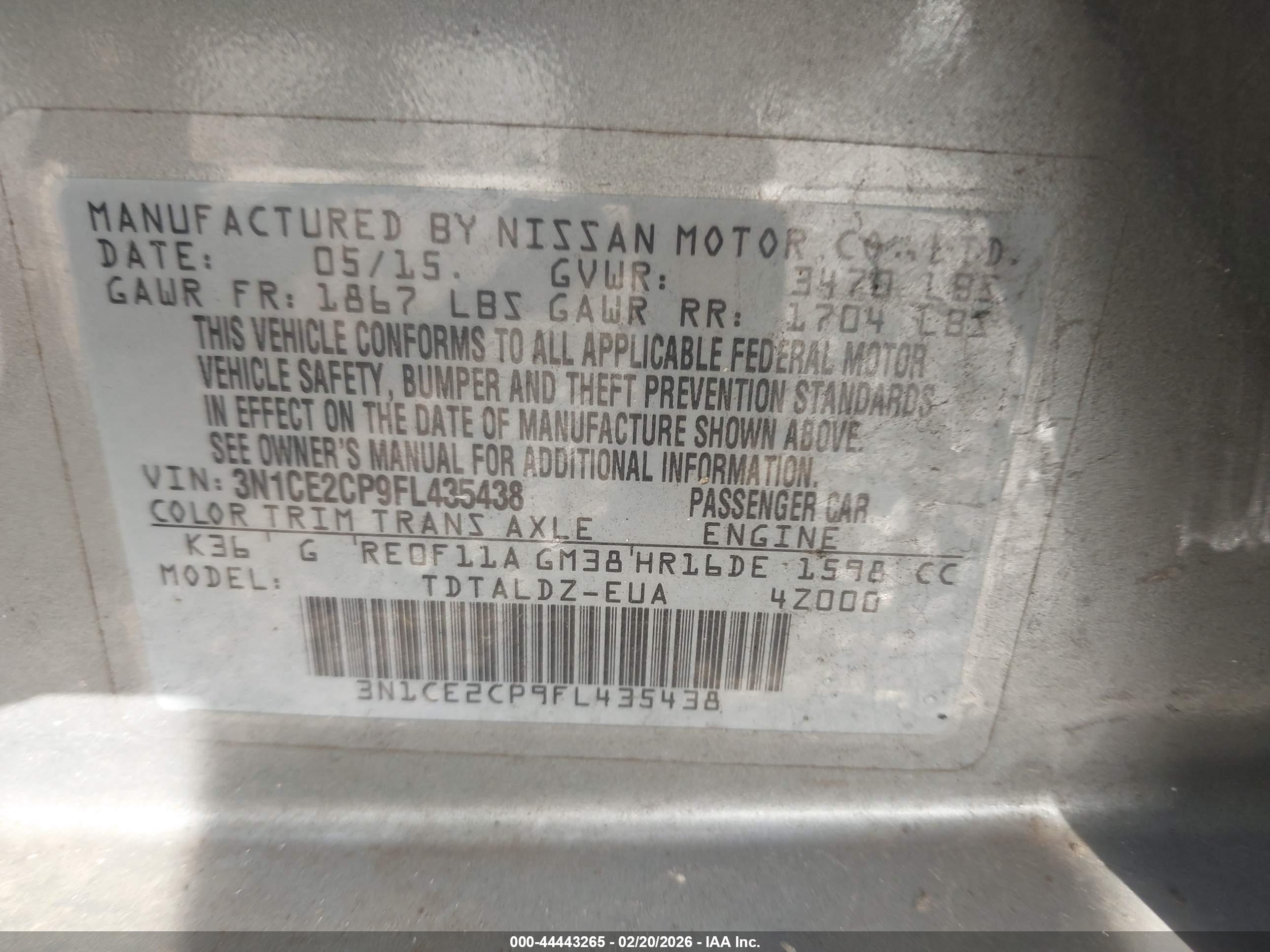 NISSAN VERSA image 9