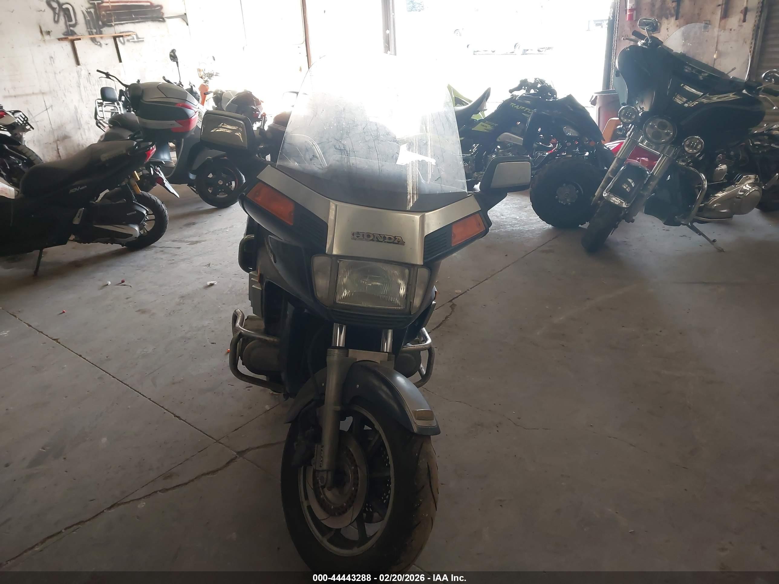 HONDA GL1200 image 5