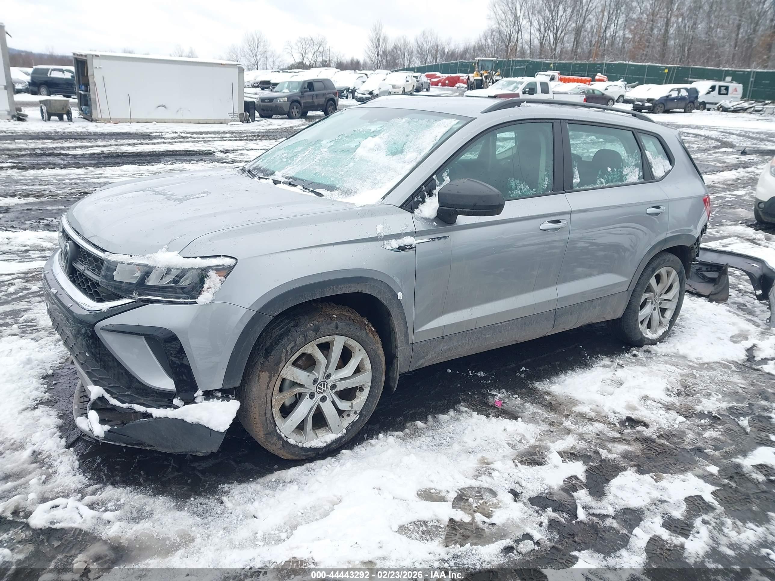 VOLKSWAGEN TAOS image 2