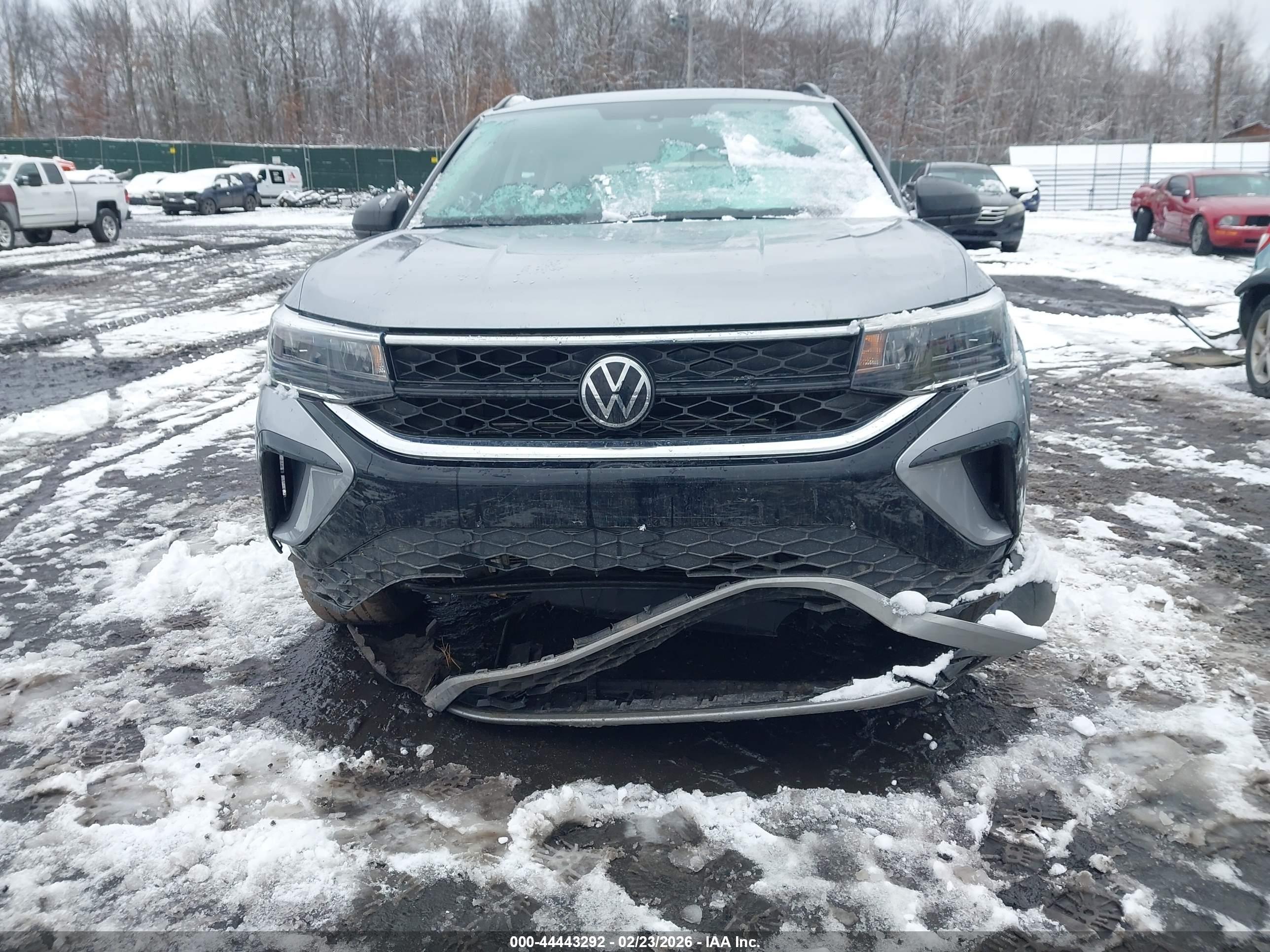 VOLKSWAGEN TAOS image 6