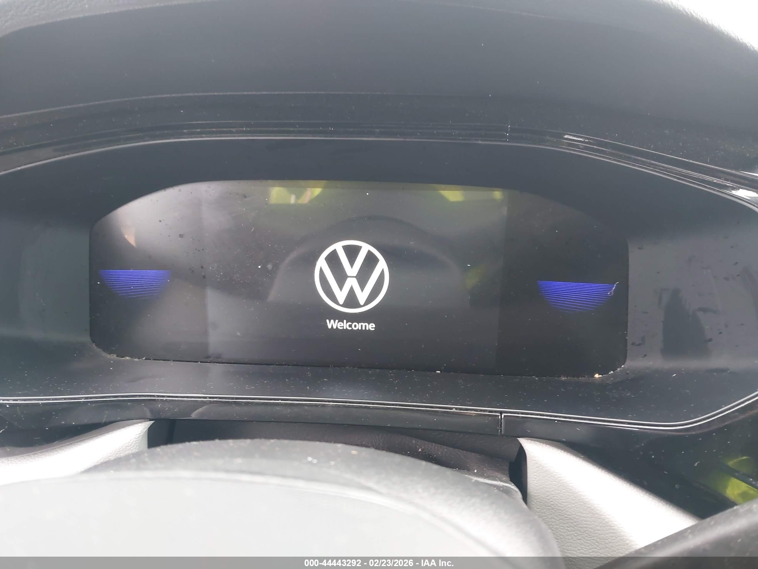VOLKSWAGEN TAOS image 7