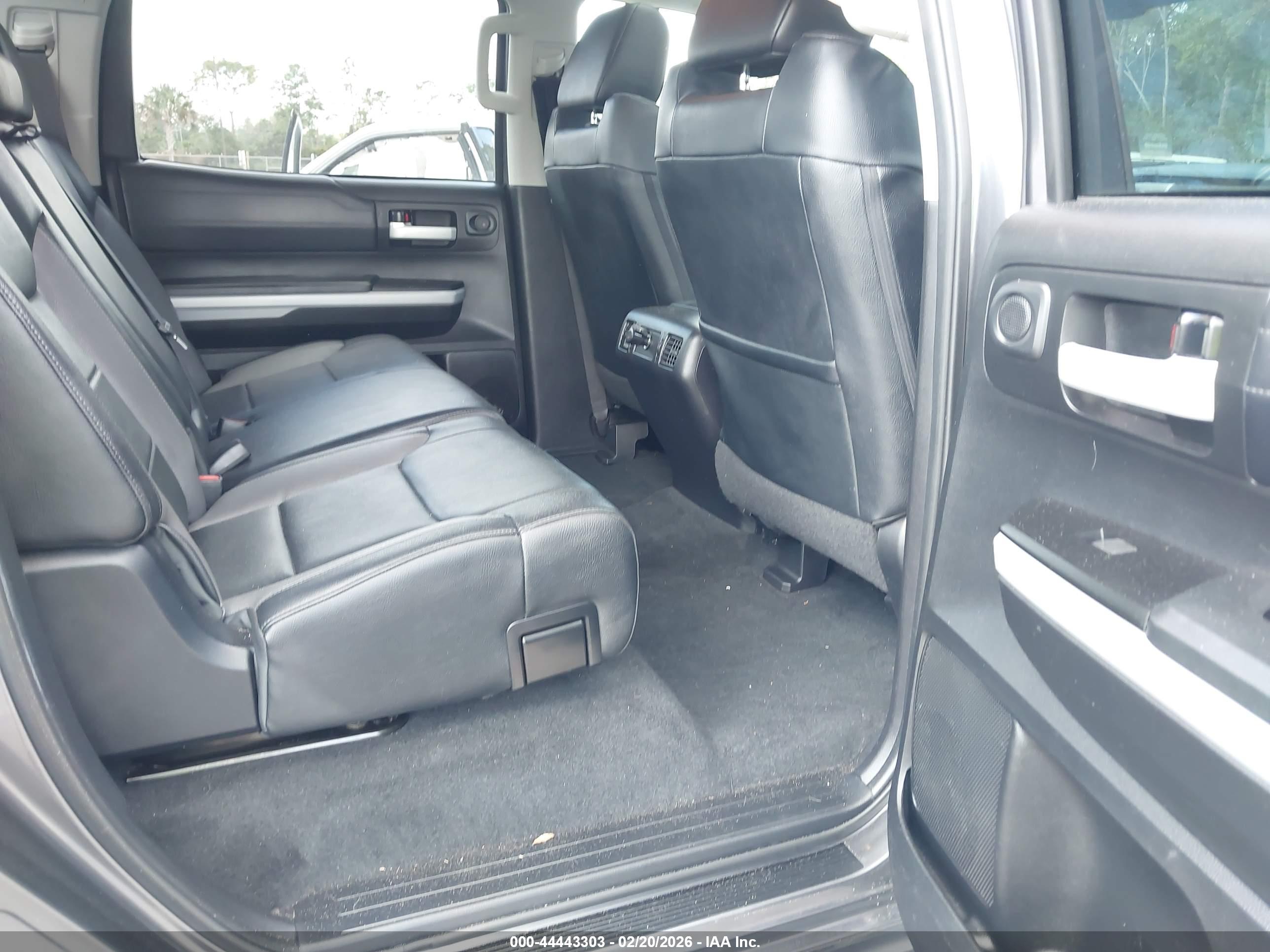 TOYOTA TUNDRA image 8