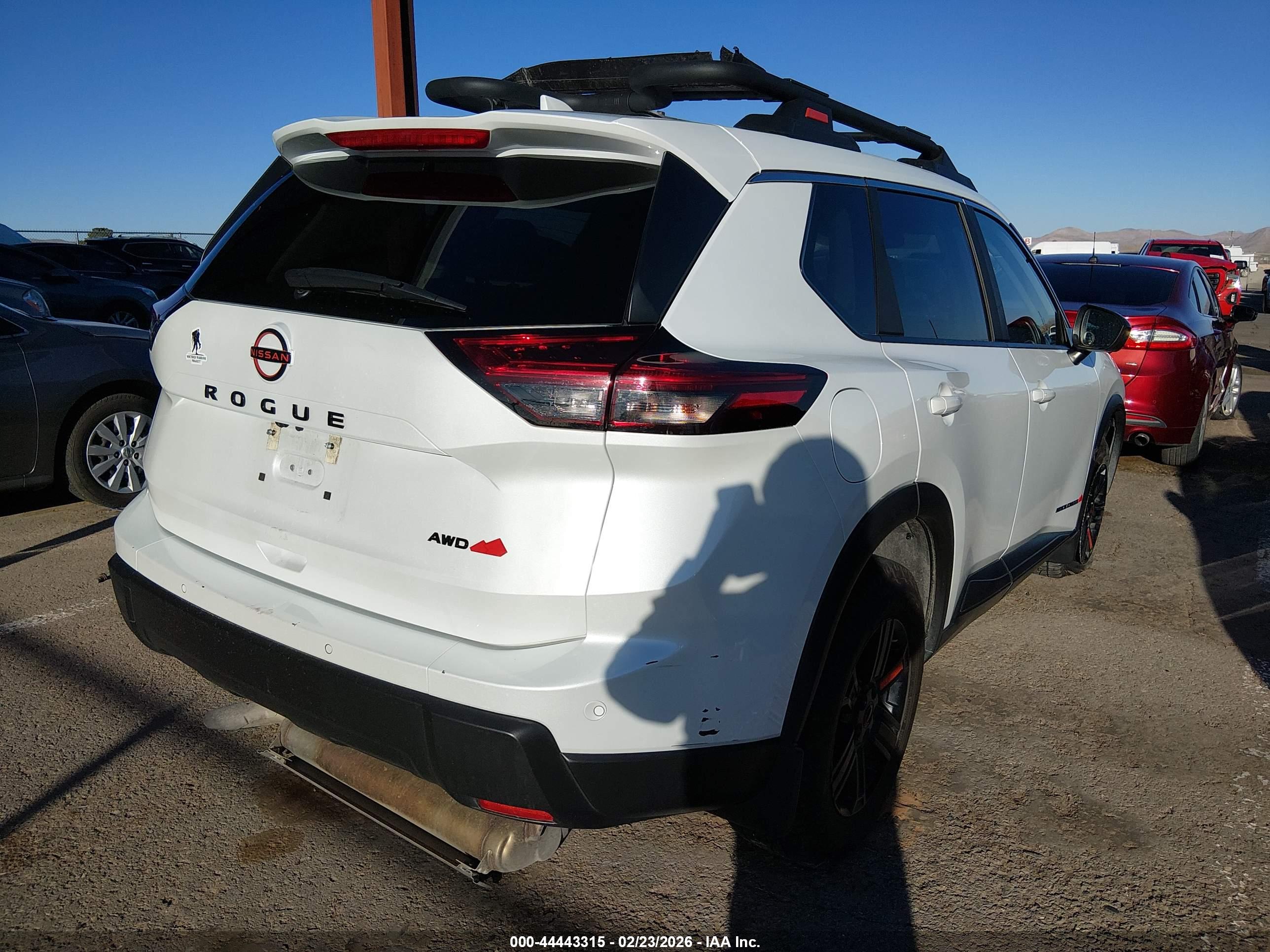 NISSAN ROGUE image 4
