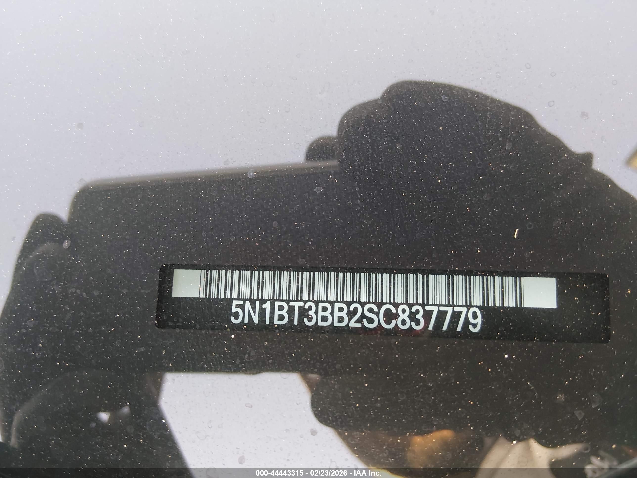 NISSAN ROGUE image 9