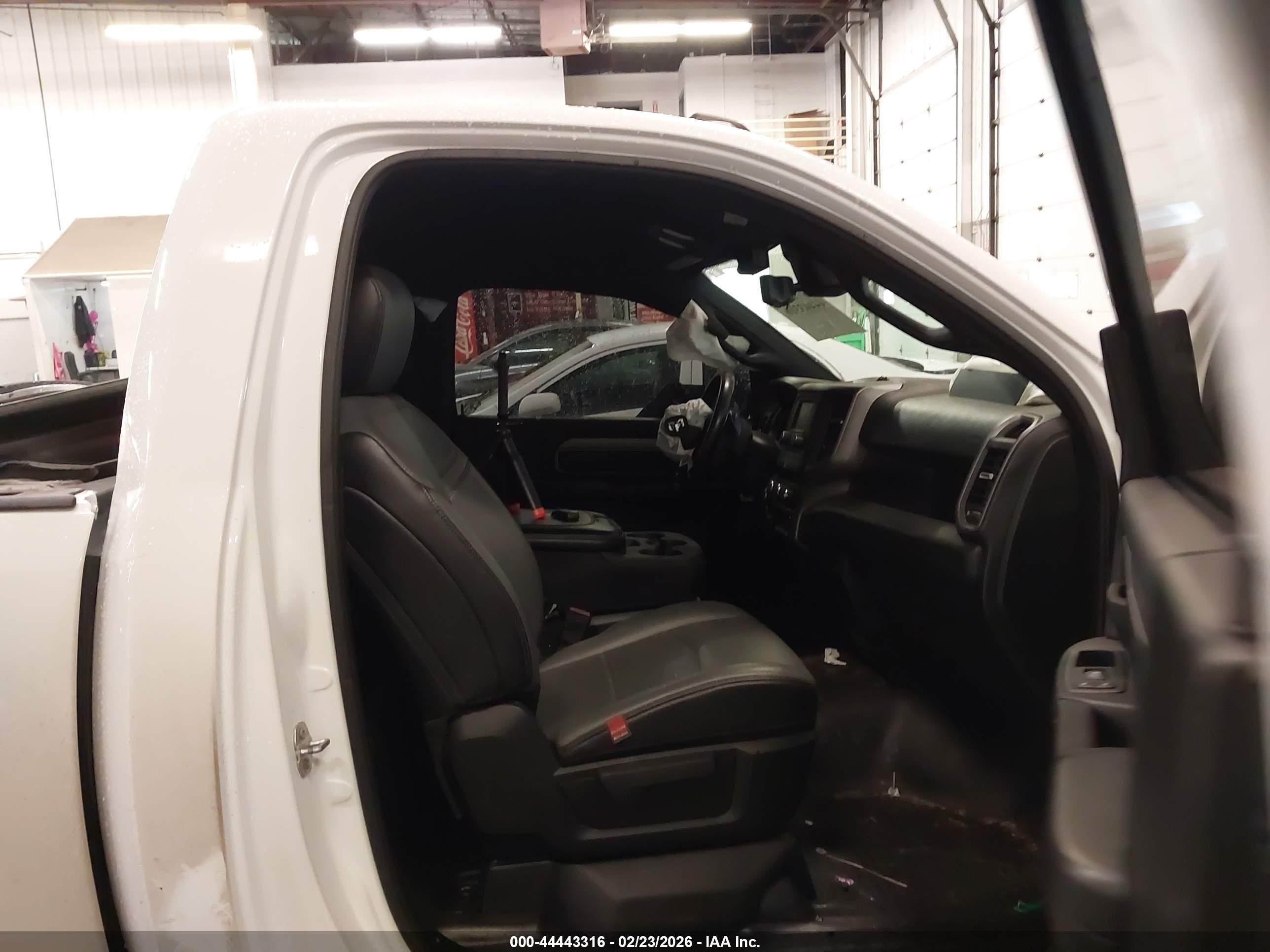 RAM 2500 image 5